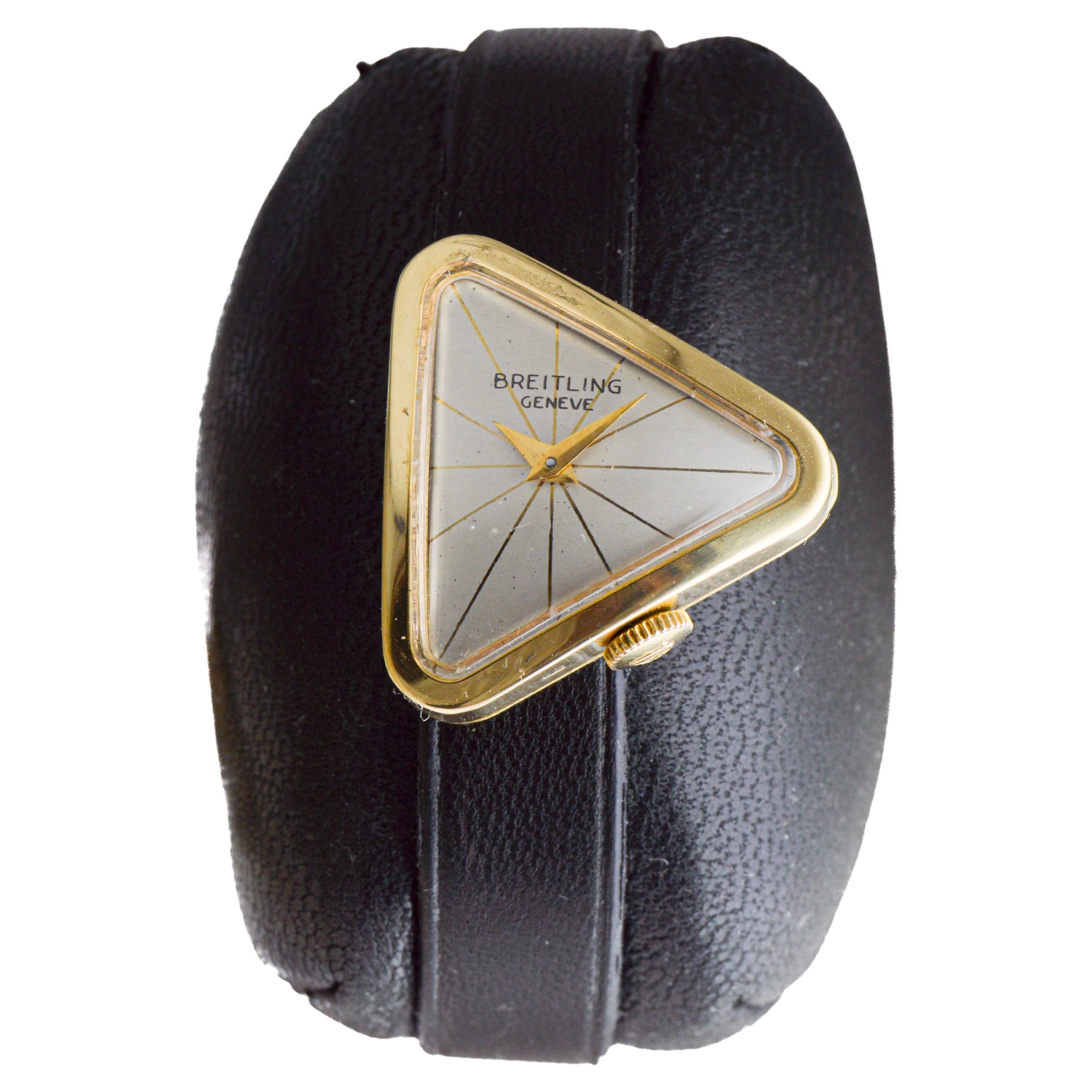 Breitling Very Rare Asymmetrical 18Kt Solid Gold Art Deco Watch 1950's / 1960's im Angebot 1