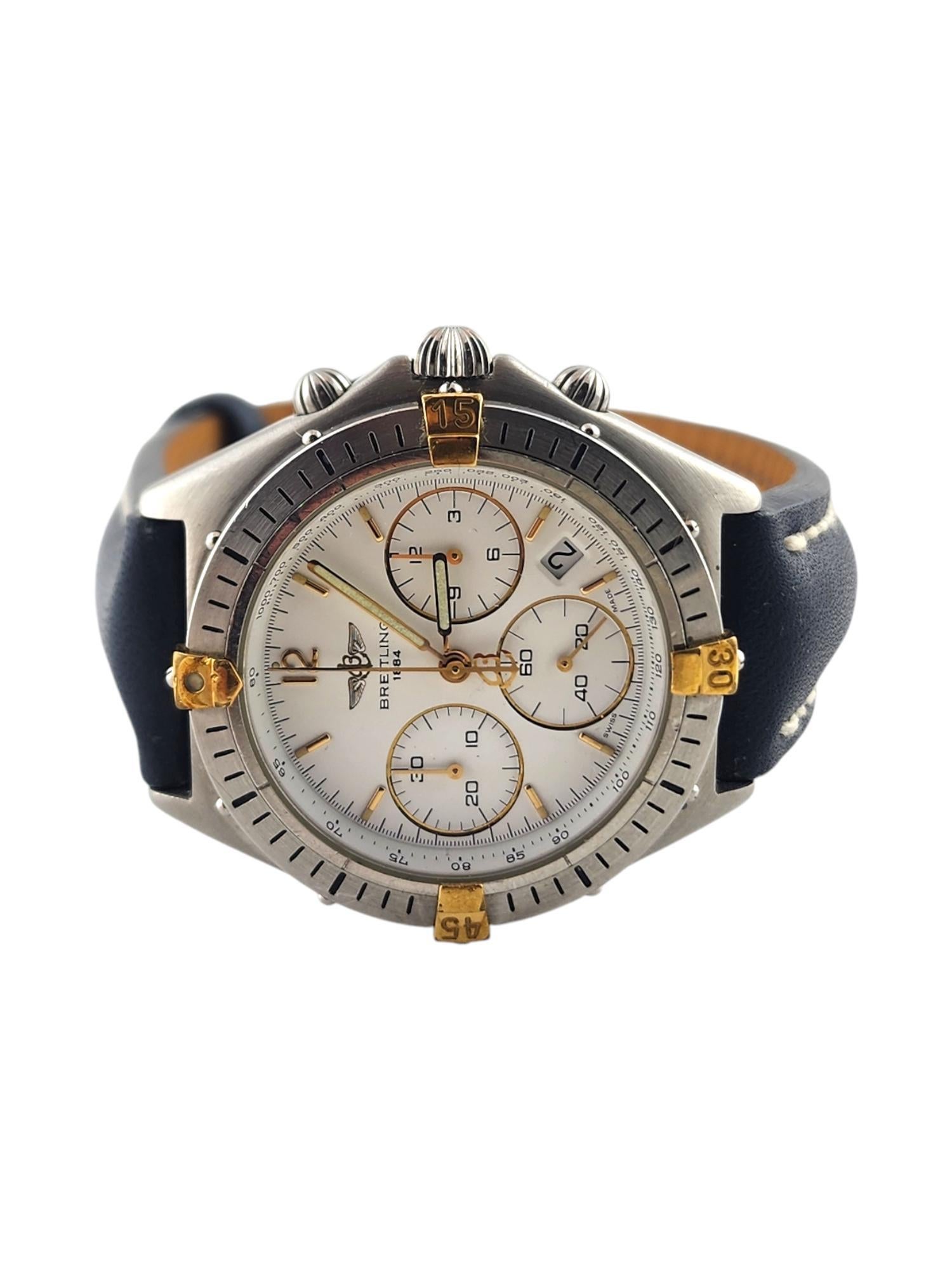 Breitling Windrider Chrono Sextant Watch

Model: B55045
Serial: 5920

This unisex watch is set in stainless steel with 18K yellow gold tabs on bezel. Blue leather band

36mm case

Quartz movement

Chrono dial

White dial

Blue leather band very good