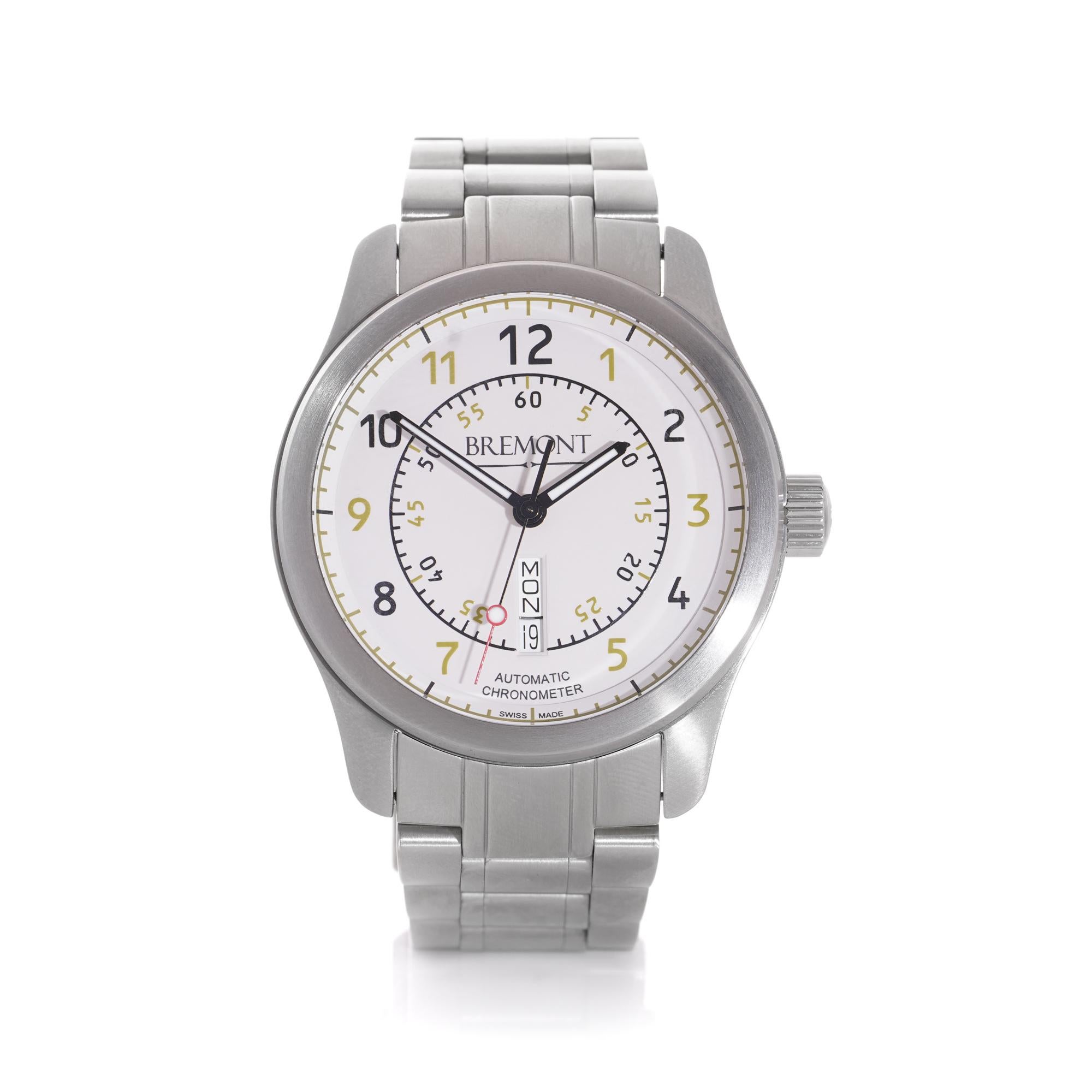 Bremont chronomètre jour et date en acier inoxydable	Montre-bracelet pour hommes BC-S2  Bon état - En vente à Braintree, GB