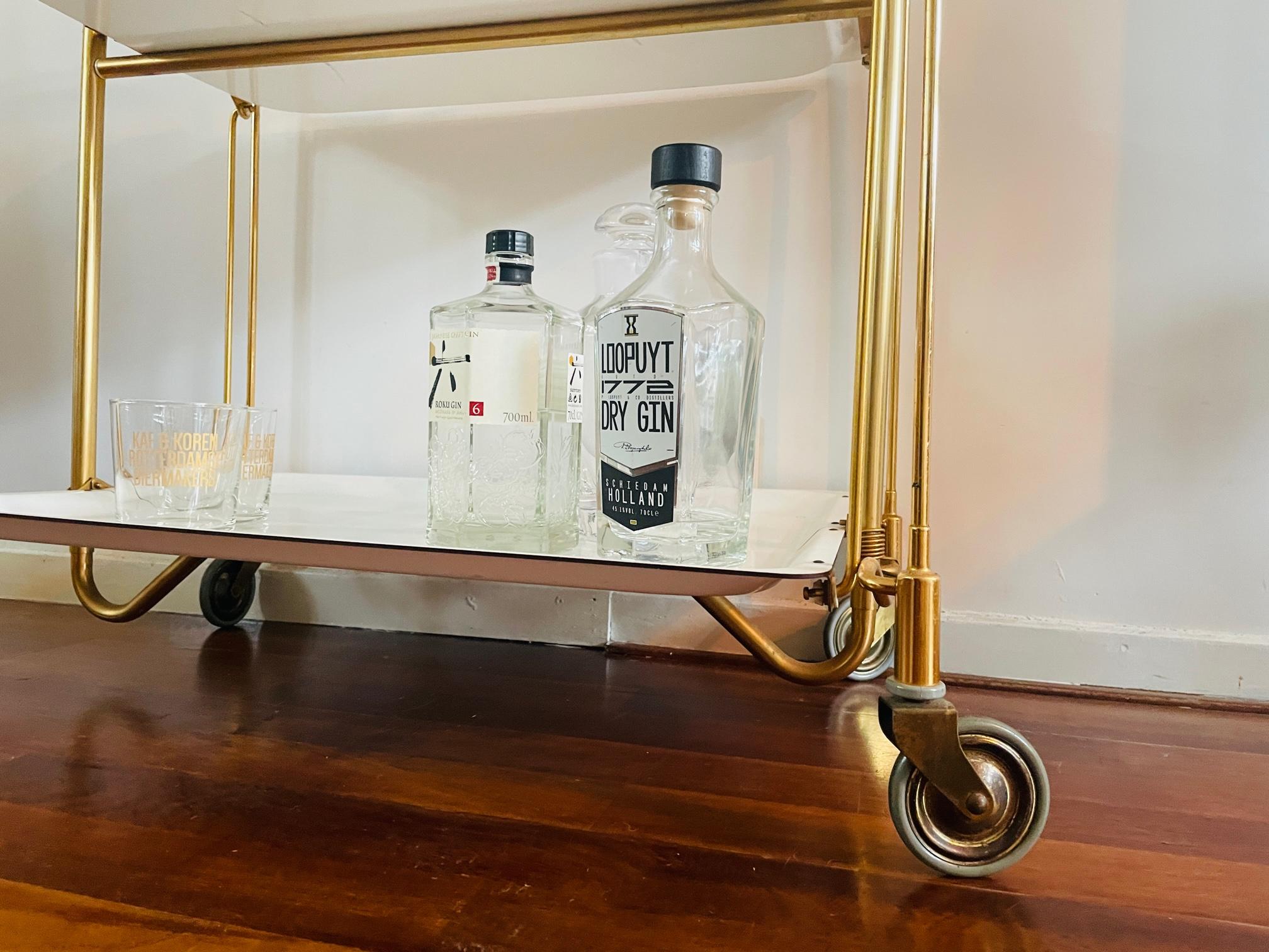 Bremshey Dinett  Chariot de bar pliable  Table d'appoint laiton blanc  Original  en vente 6
