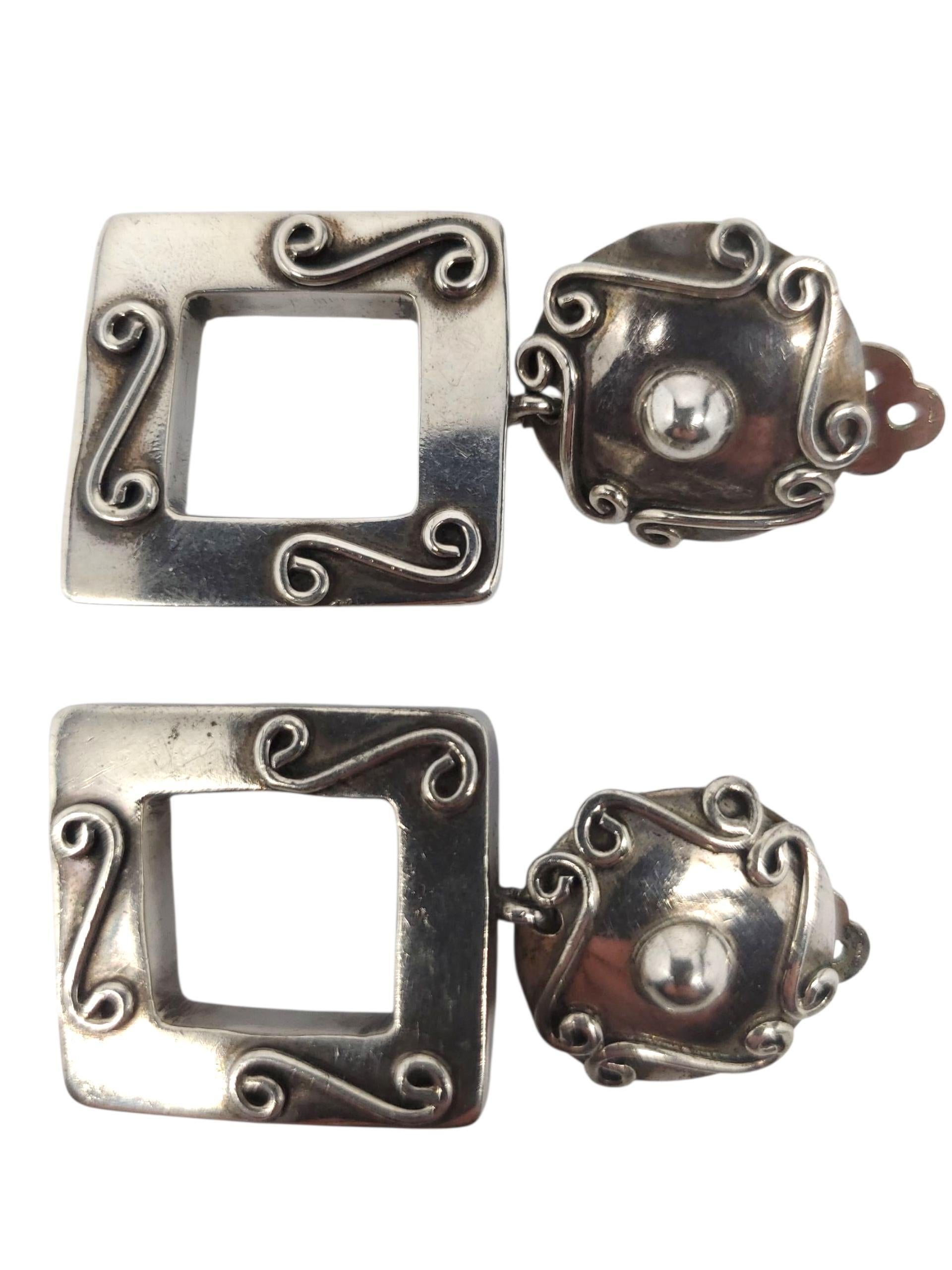 Brenda Schoenfeld - Orecchini a clip in argento 925 con penzoloni quadrati scolpiti #22464 In condizioni buone in vendita a Washington Depot, CT