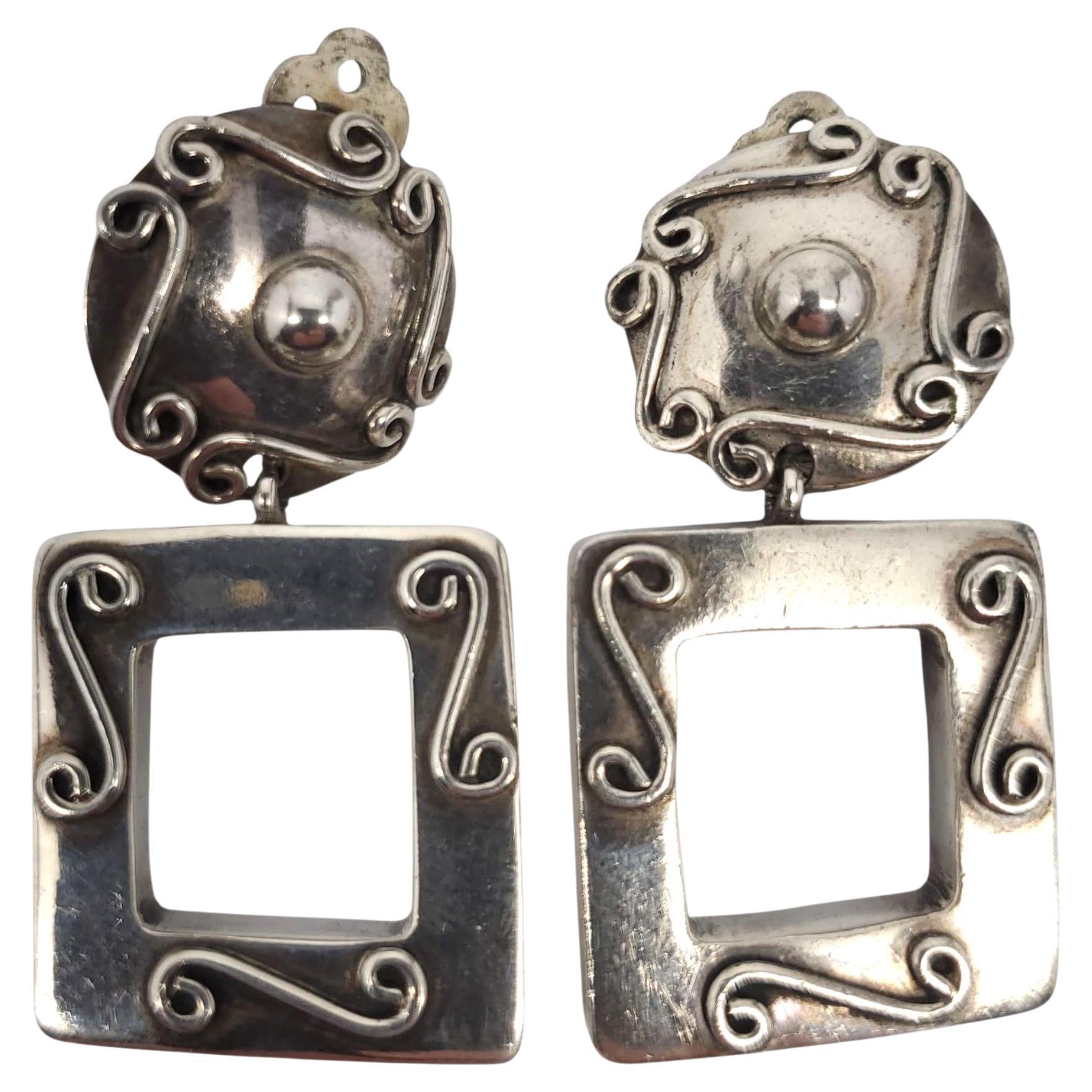 Brenda Schoenfeld - Orecchini a clip in argento 925 con penzoloni quadrati scolpiti #22464 in vendita