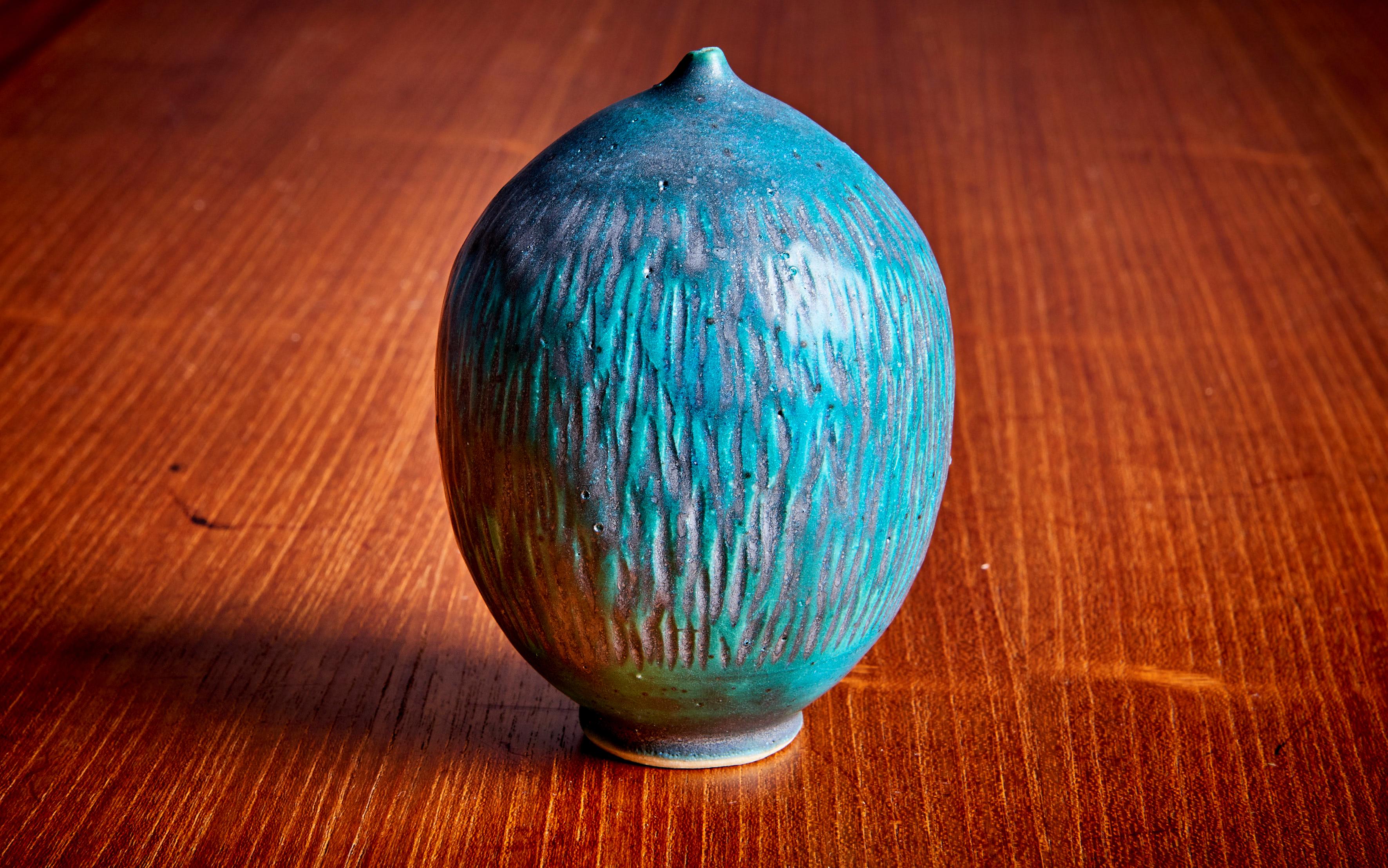 Brenda Williams Set of 17 Ceramic Vases, USA - 2022 For Sale 11