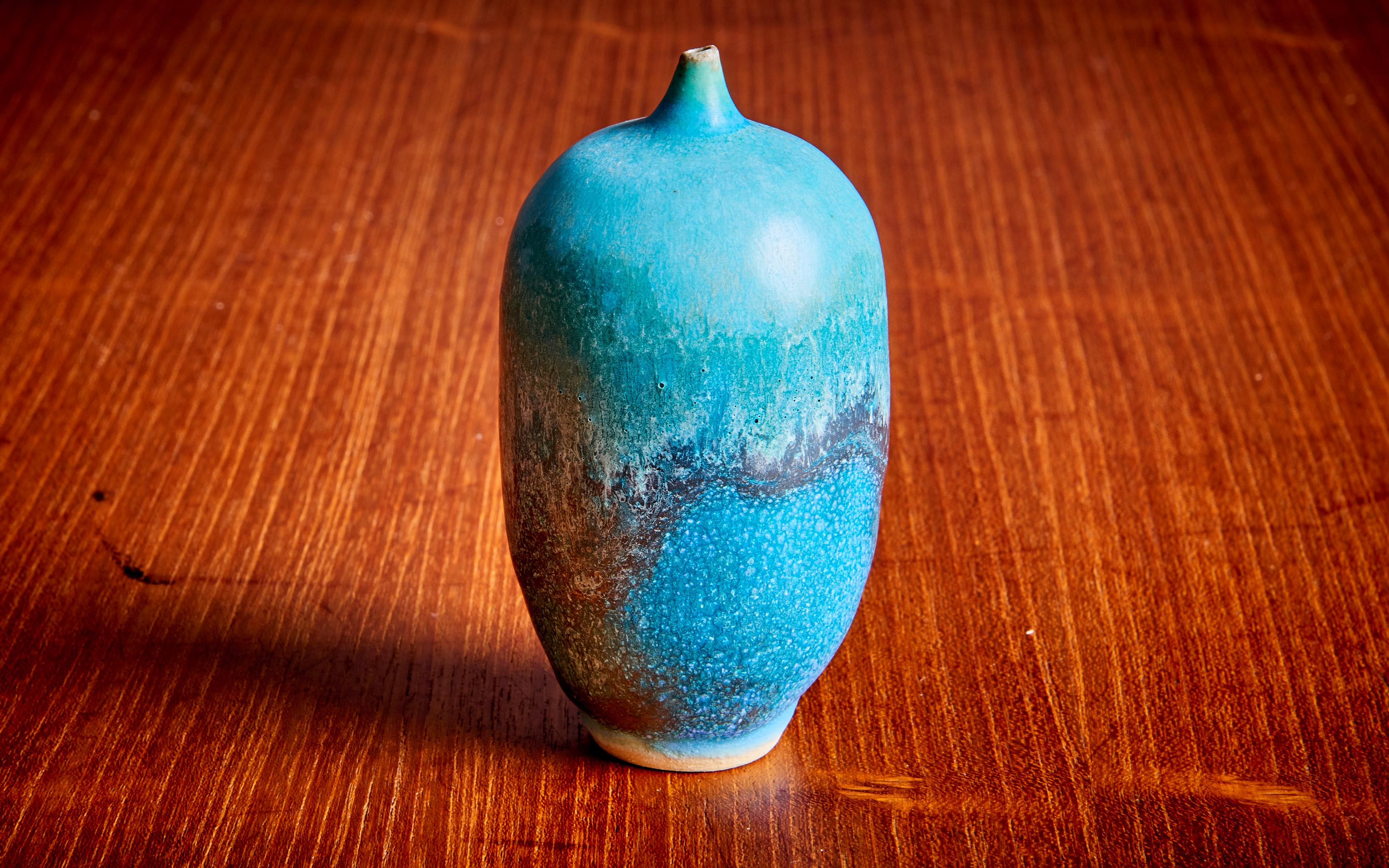 Brenda Williams Set of 17 Ceramic Vases, USA - 2022 For Sale 12