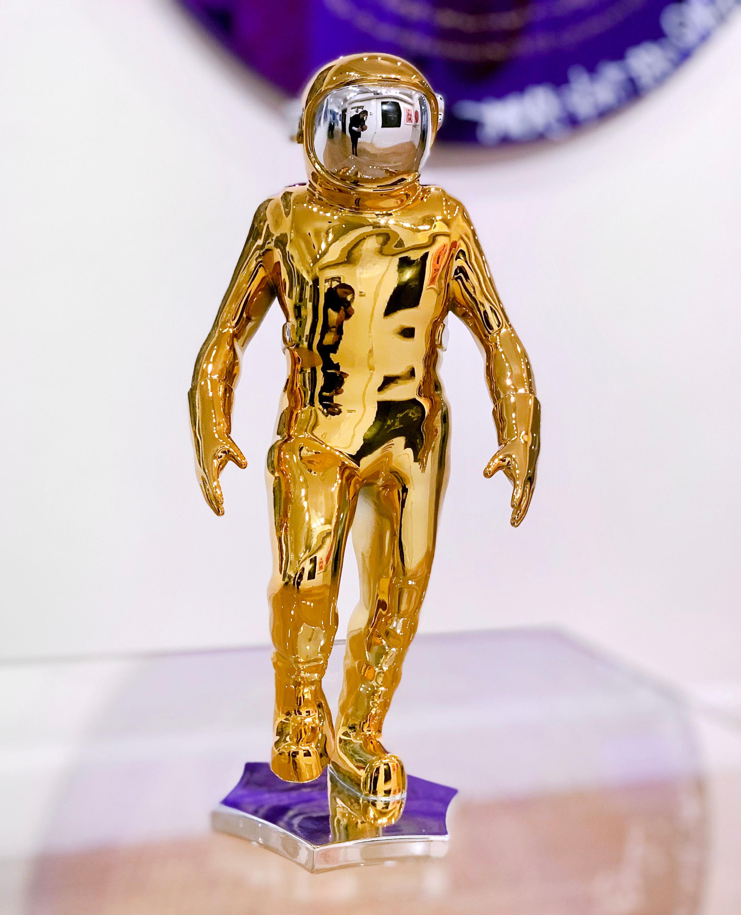 Boonji Spaceman (Gold) - Sculpture by Brendan Murphy