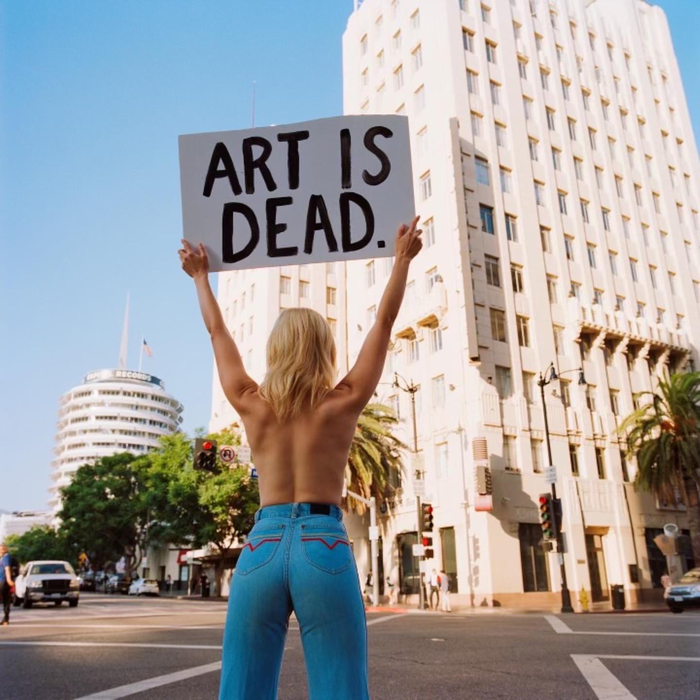 "El Arte está Muerto" (ENMARCADA) Fotografía 36" x 36" pulgadas Edición 2/7 por Brendan North