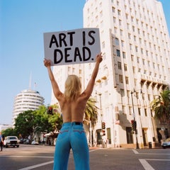 « Art is Dead » (FRAMÉ) Photographie 36" x 36" pouces Edition 2/7 de Brendan North