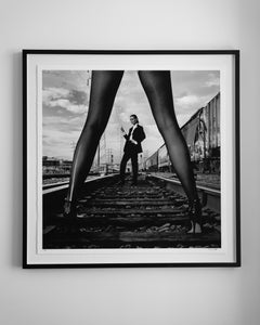 "Dirty Deeds" Fotografia in bianco e nero 18" x 18" pollici, ed. 1/15 di Brendan North