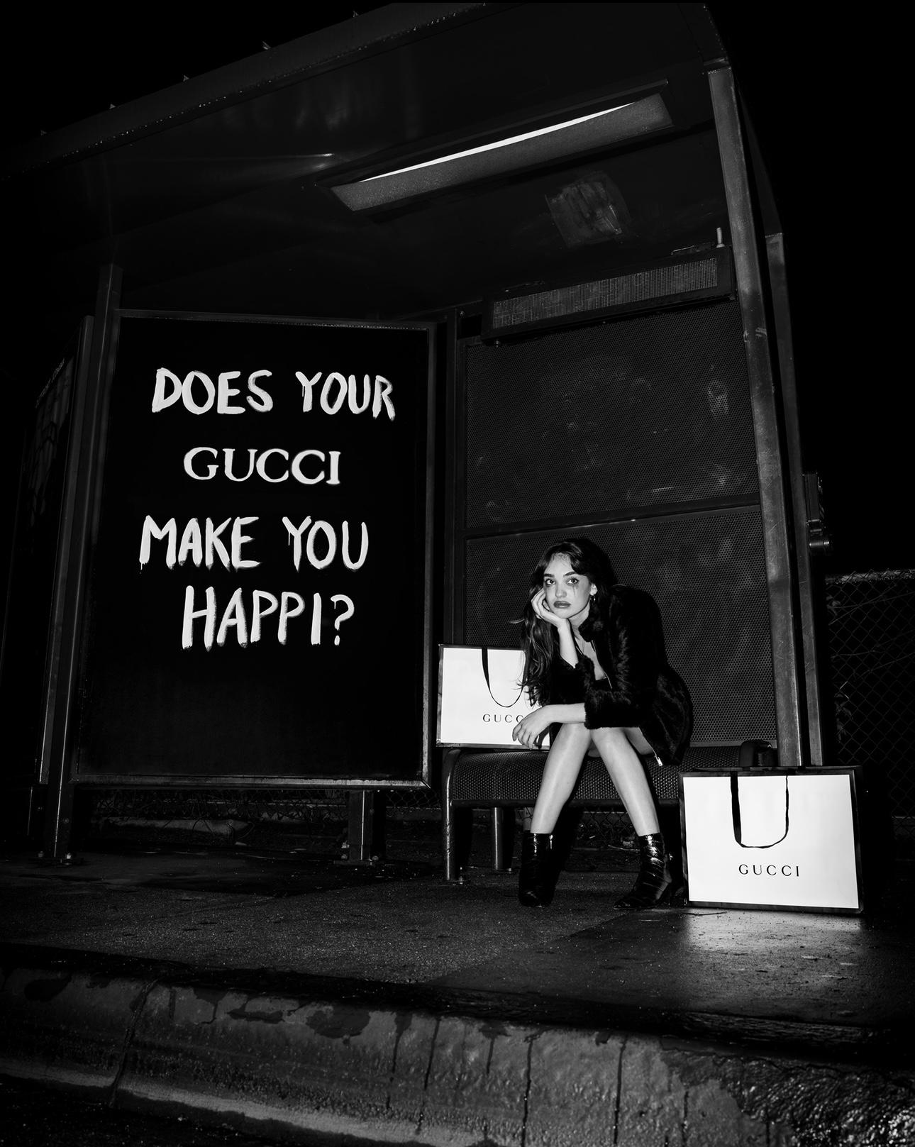 „Was macht Ihr Gucci mit Ihnen Happi?“ Fotografie 20x16in Ed. 3/15 von Brendan North