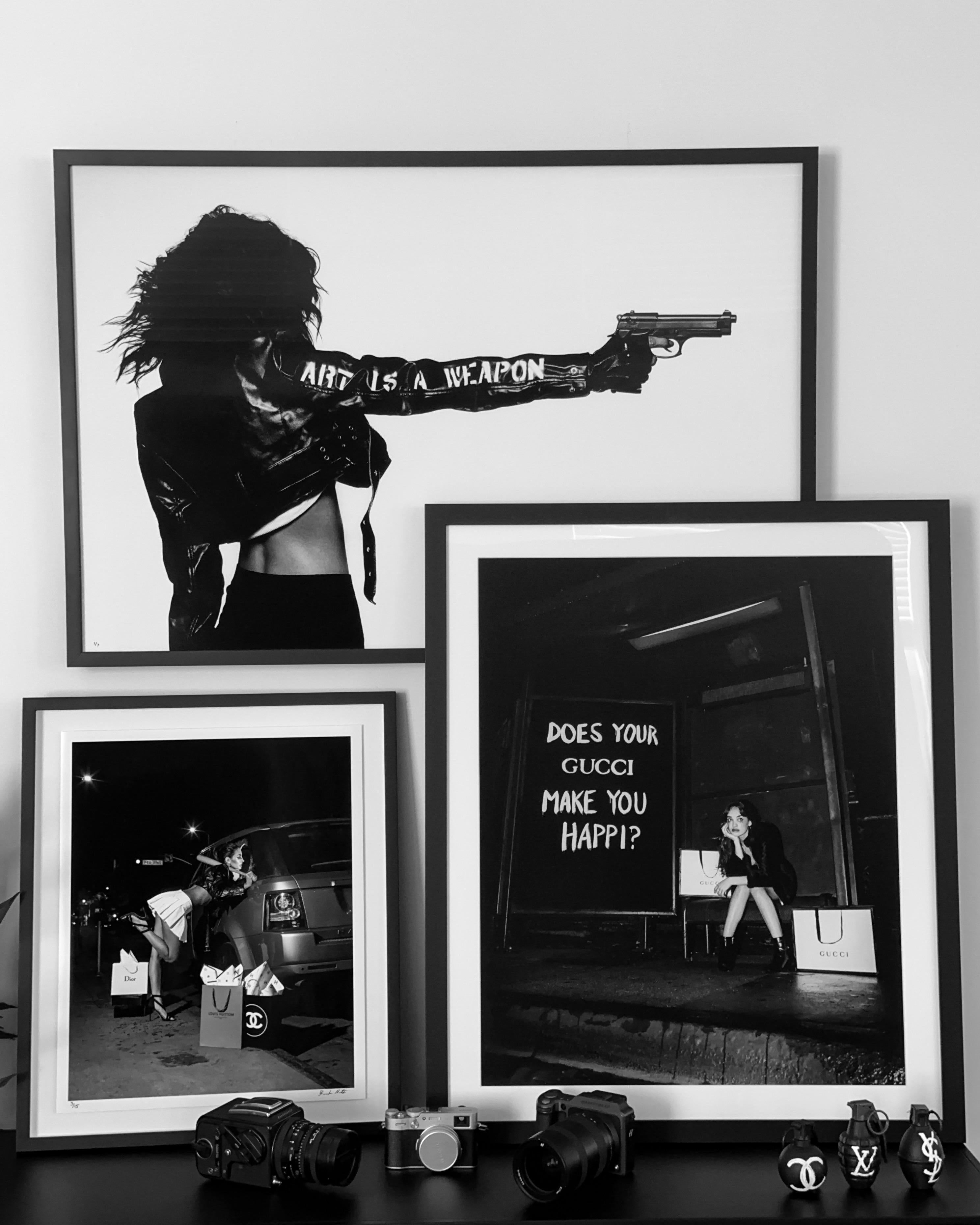 „Was macht Ihr Gucci mit Ihnen Happi?“ Fotografie 20x16in Ed. 4/15 von Brendan North im Angebot 6