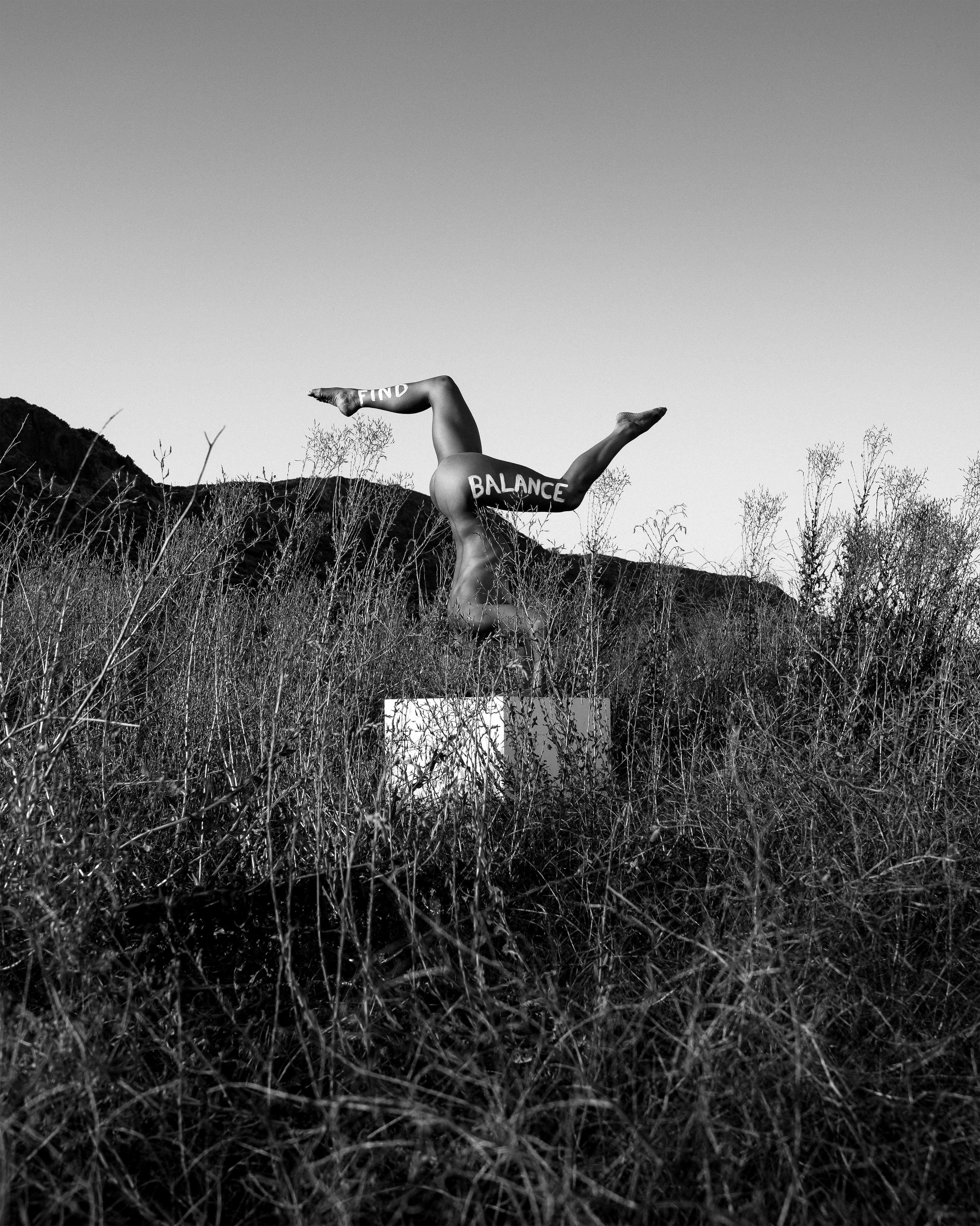"Encontrar el equilibrio" Fotografía en blanco y negro 30" x 24" en Ed 1/7 por Brendan North