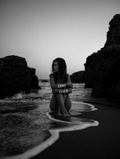 „Love Over Fear“ Fotografie 36 x 27 Zoll Auflage 1/7 von Brendan North