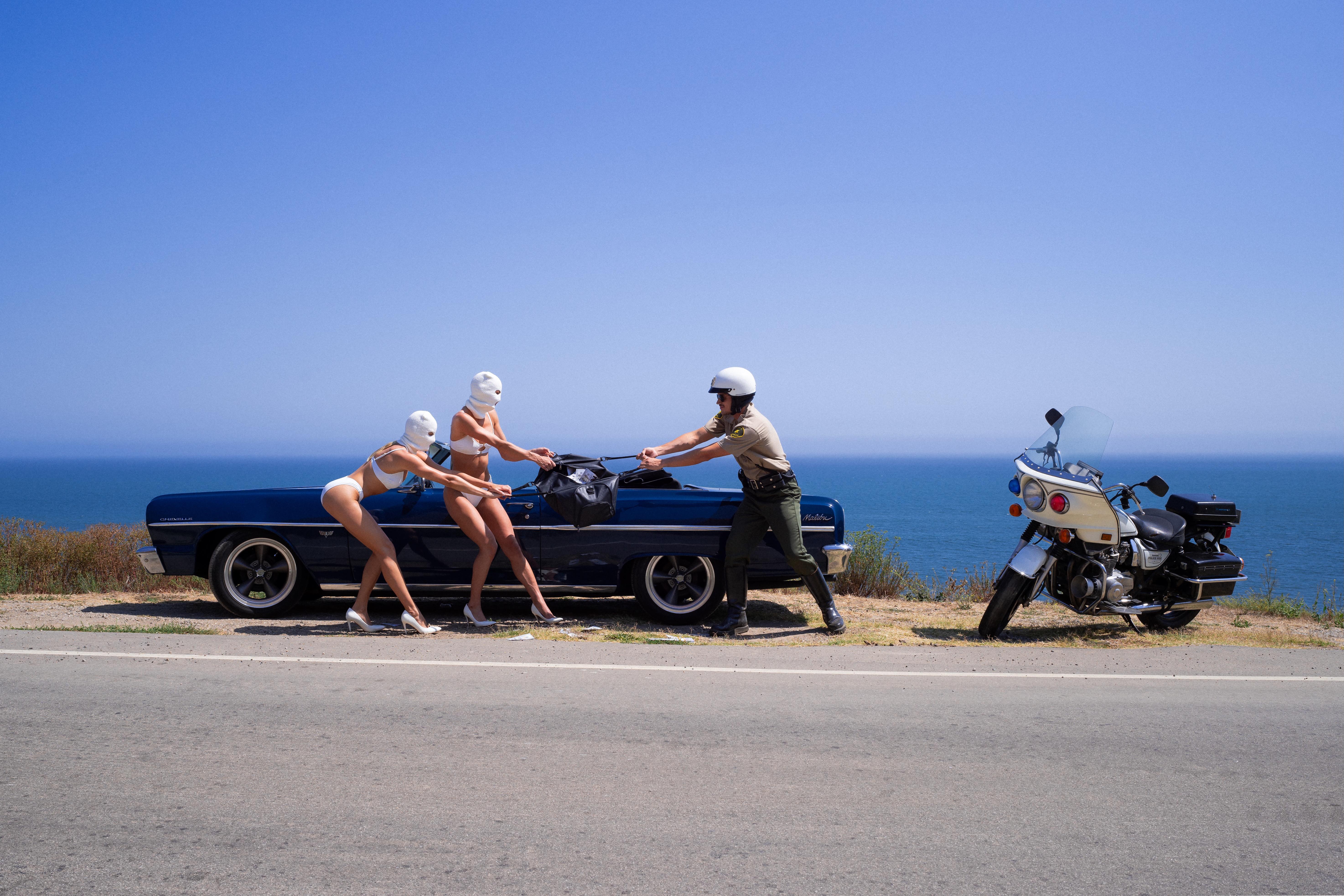 Photographie "Malibu's Most Wanted Pt. 3" 24" x 36" en Ed. de 7 par Brendan North

navires roulés dans un tube

Tailles disponibles :
Edition de 15 : 16 x 24 in
Edition de 7 : 24 x 36 in
Edition de 3 : 40 x 60 in

A PROPOS :
Brendan North est un