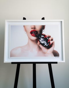 "Product of War" Fotografie 24" x 36" Zoll Edition von 7 von Brendan North