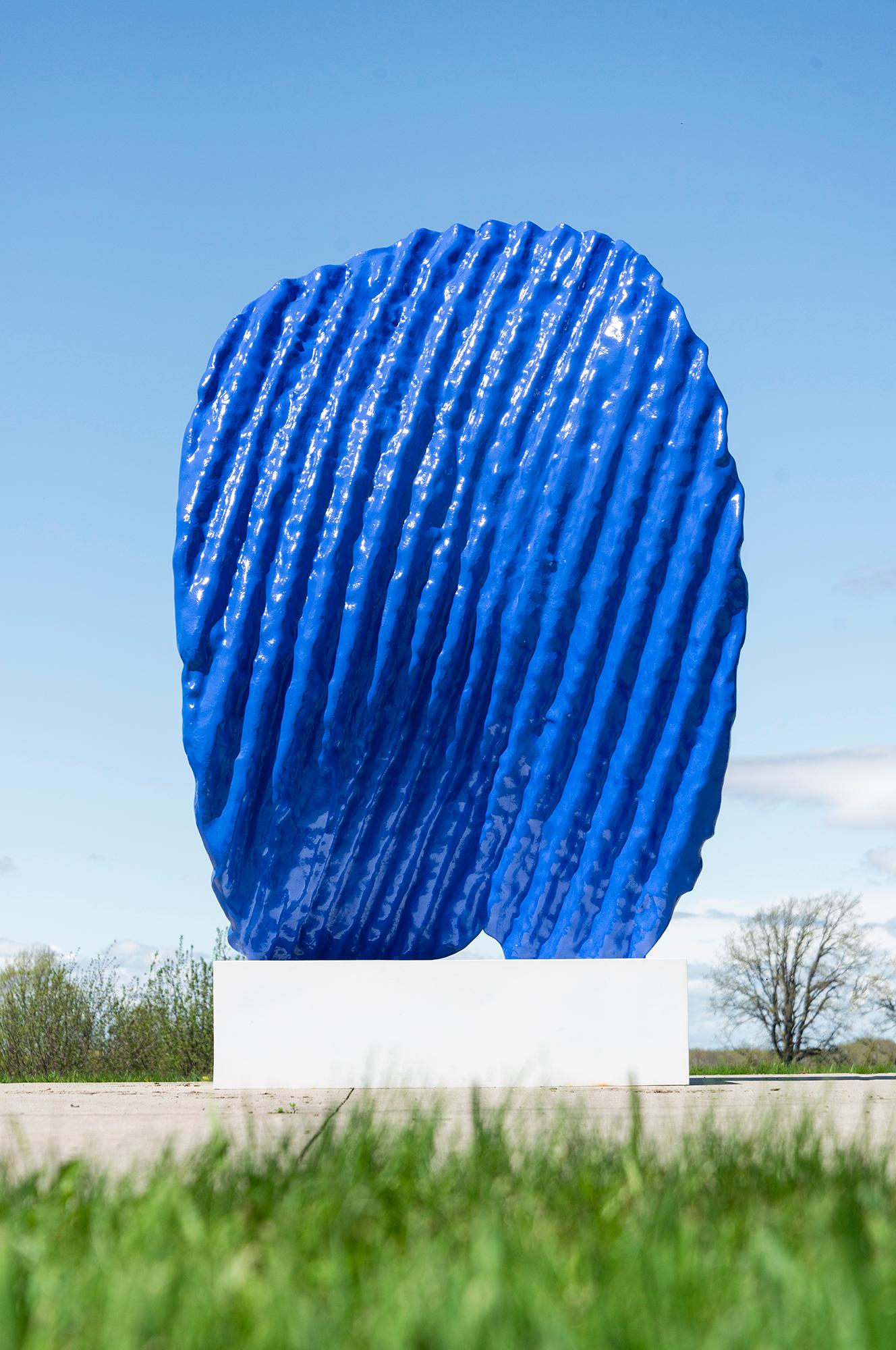 Brendon McNaughton Figurative Sculpture - Blue Chip - contemporary, figurative, painted aluminum outdoor sculpture