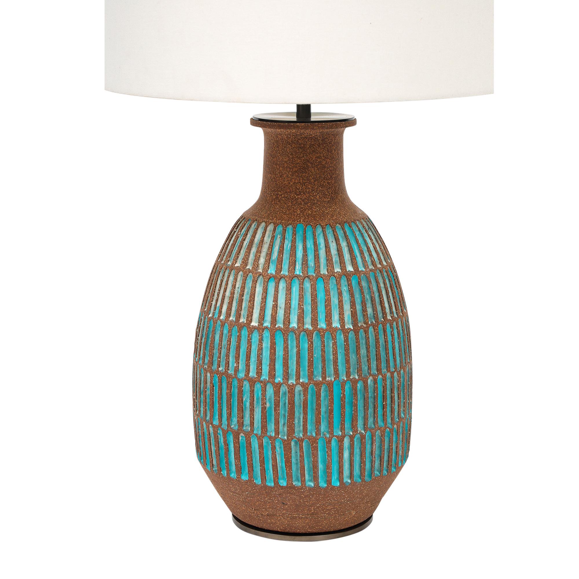 Brent Bennett Lamp, Ceramic, Brown, Aqua Blue, Incised Moderno de mediados de siglo en venta