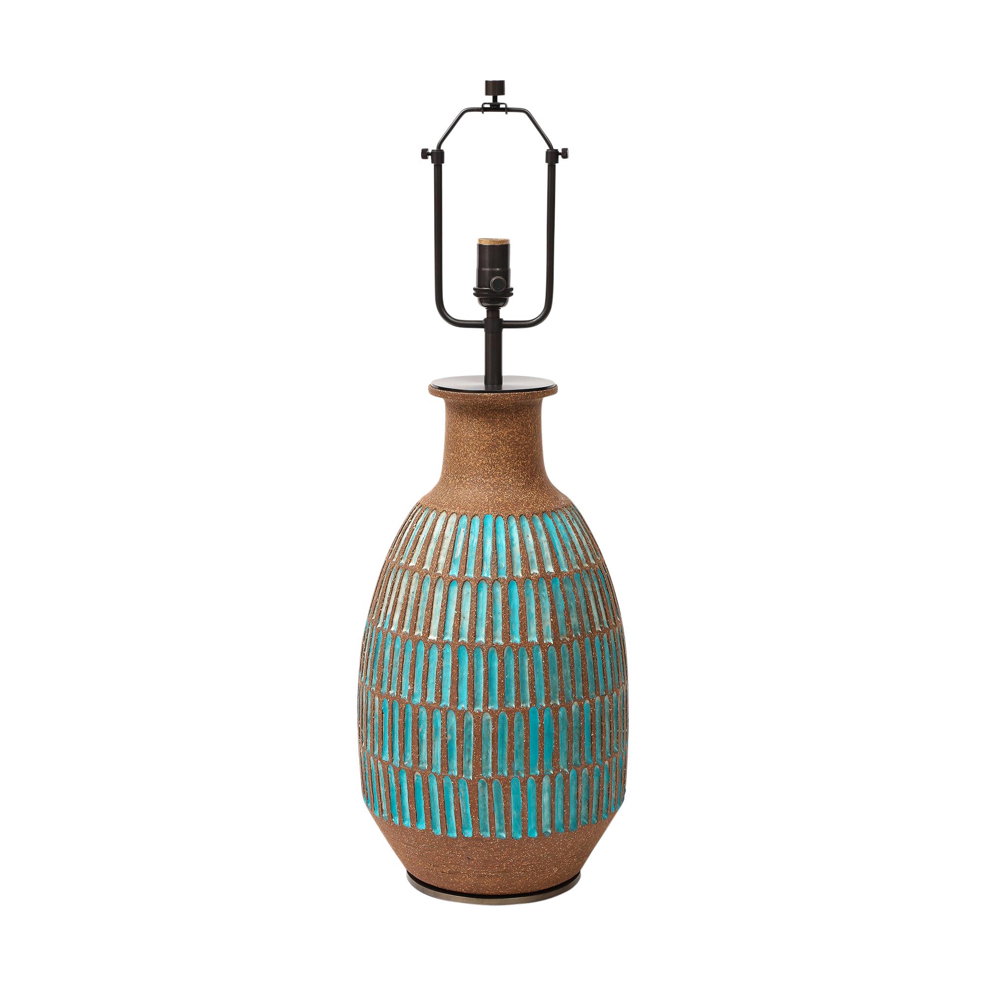 Brent Bennett Lamp, Ceramic, Brown, Aqua Blue, Incised Estadounidense en venta