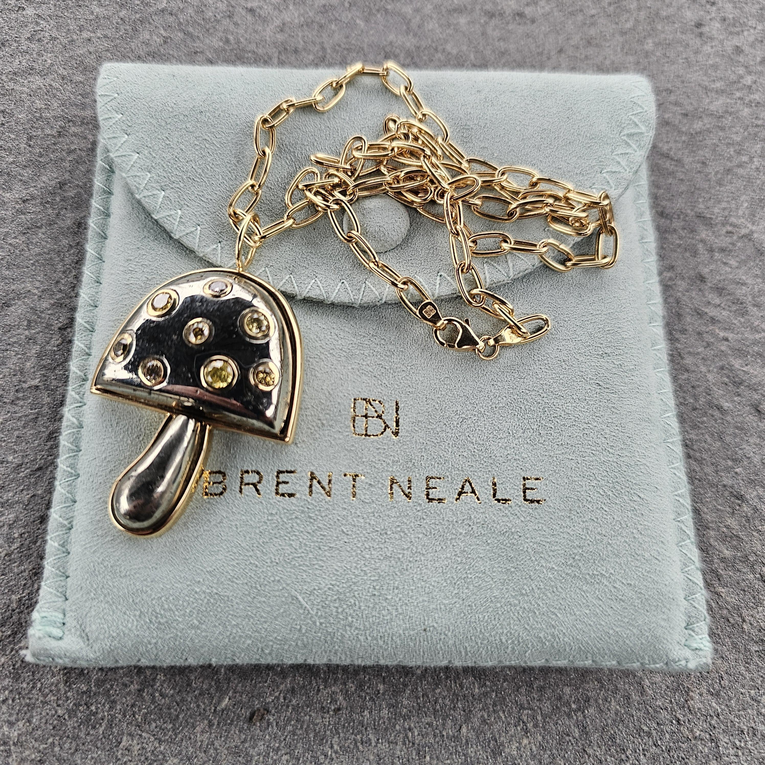 Taglio rotondo Brent Neale Ciondolo a fungo magico grande in oro 18k Pirite Champagne Diamanti in vendita