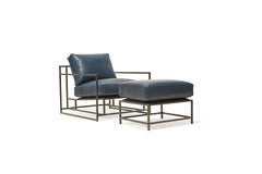 Set di poltrone e pouf Brentwood in pelle Navy e acciaio annerito