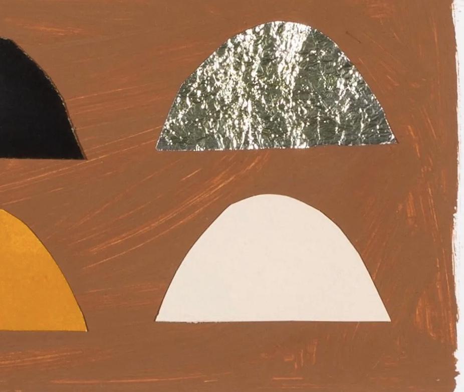 Sin título (Cuatro colinas)- Siglo XX Gouache y collage de papel, marrón y plata en venta 1