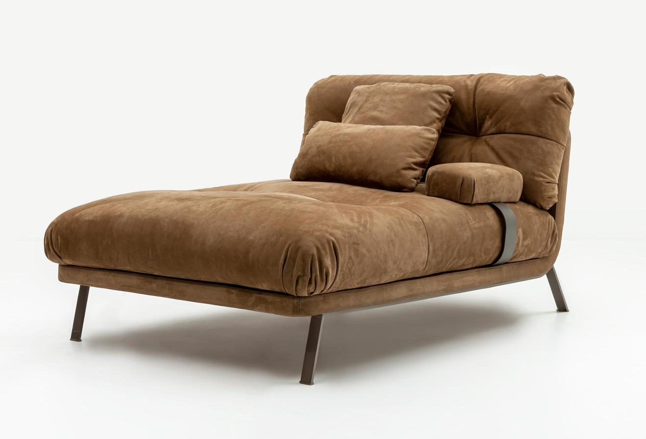 Voici Brera - le lit de jour innovant qui allie confort absolu et style contemporain. Doté d'une structure minimale élégante, ce lit de jour met en valeur des coussins volumineux aux plis généreux pour une expérience de détente ultime. Fabriqué à