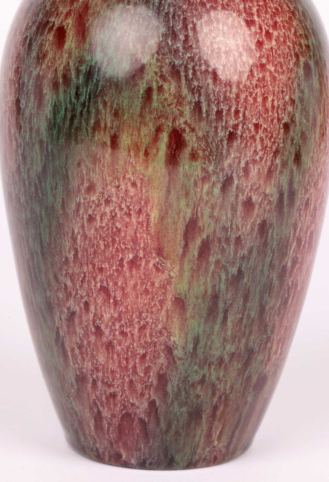 Art nouveau Vase Bretby Art Nouveau émaillé à flambe cuite à haute température par Henry Tooth  en vente