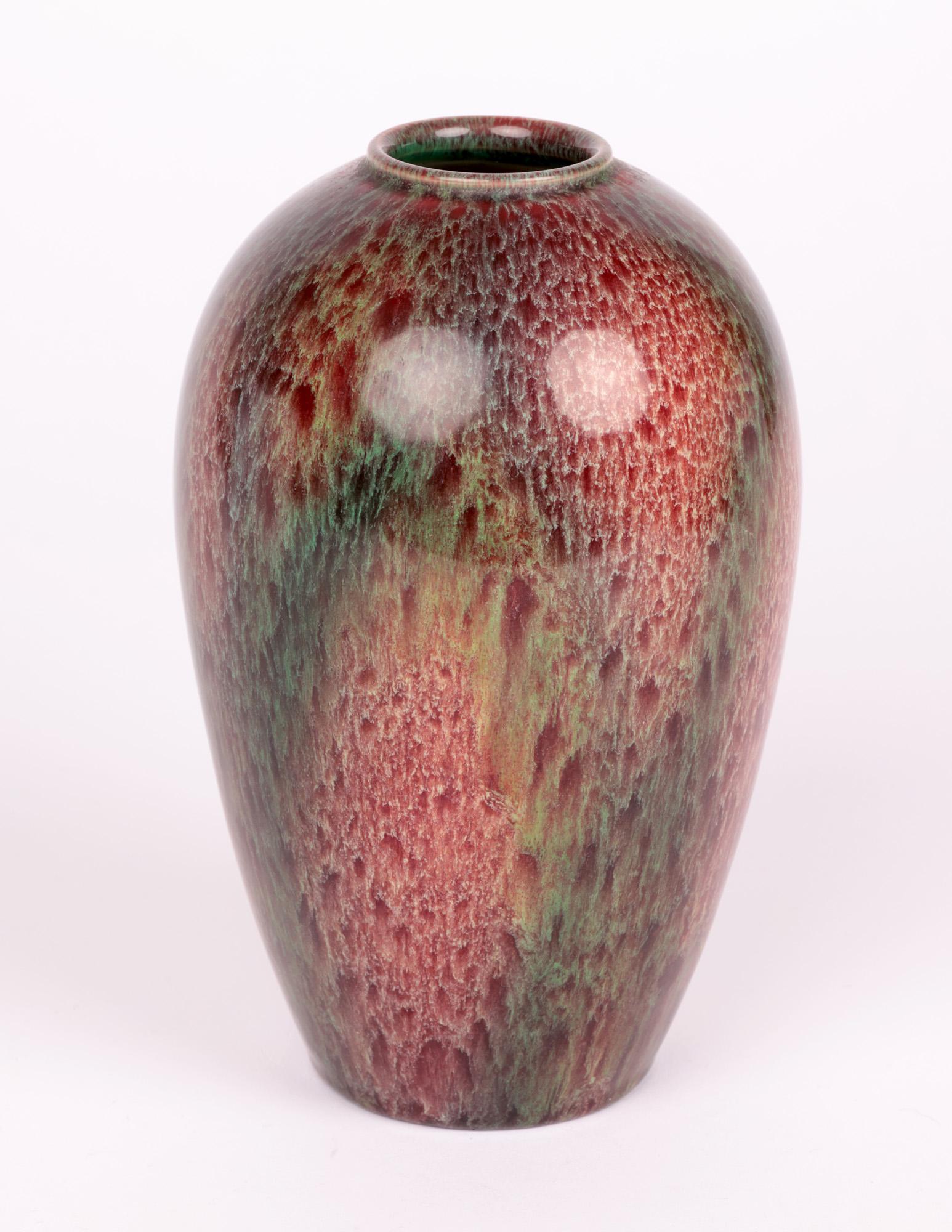 Début du 20ème siècle Vase Bretby Art Nouveau émaillé à flambe cuite à haute température par Henry Tooth  en vente