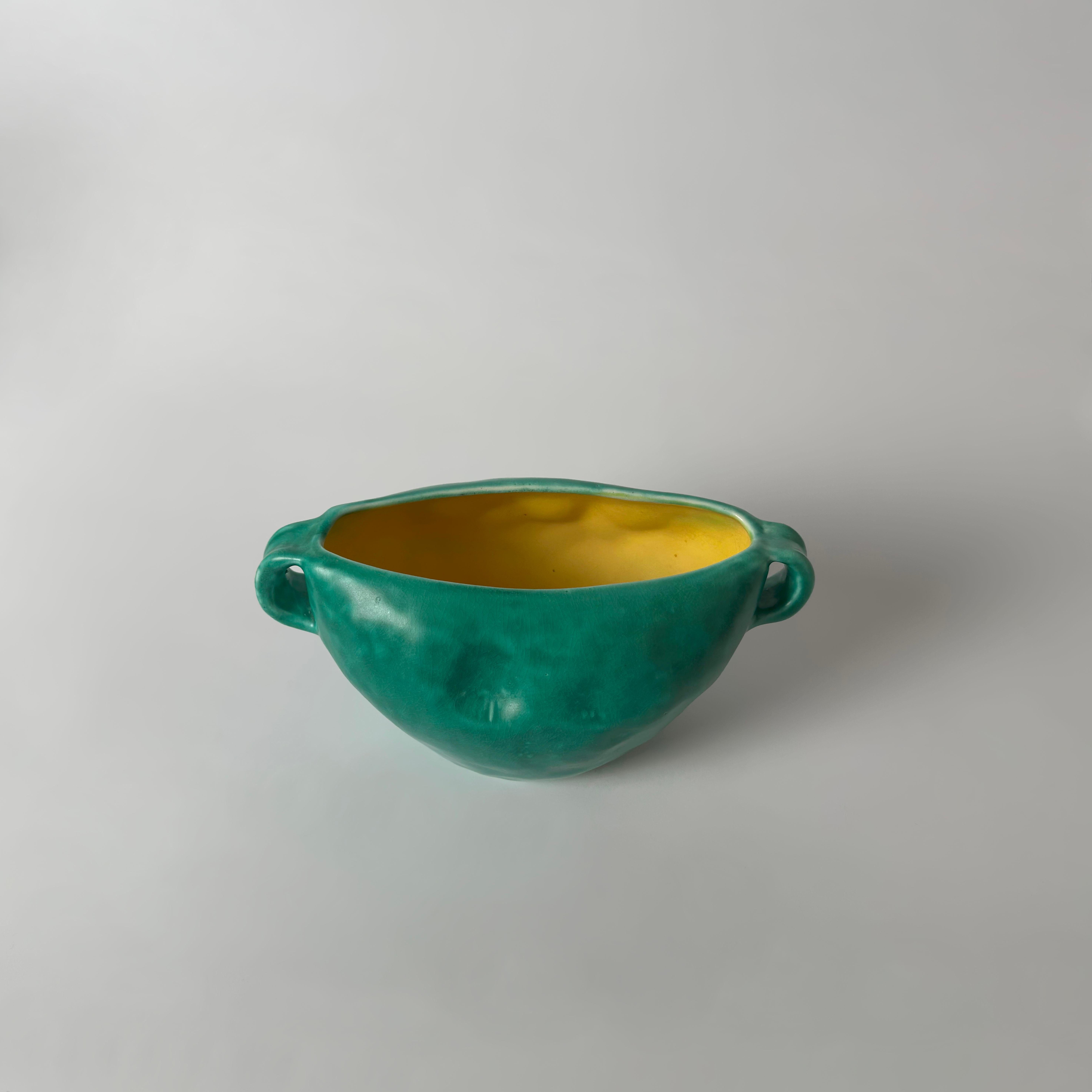 British Bretby Arts and Crafts Green Glazed Planter, Model 1616, England, 1930s For Sale