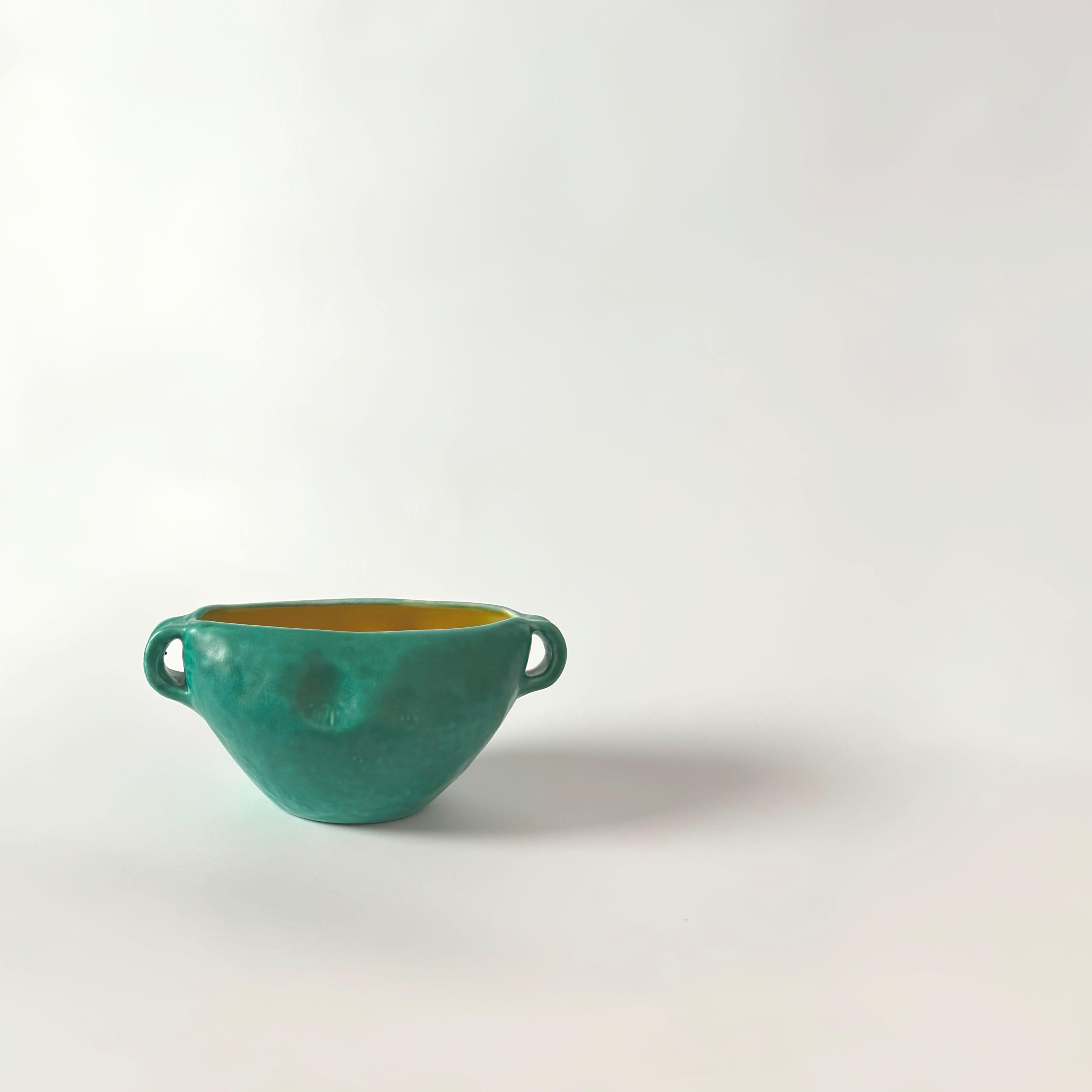 Bretby Arts and Crafts Green Glazed Planter, Model 1616, England, 1930s For Sale 1