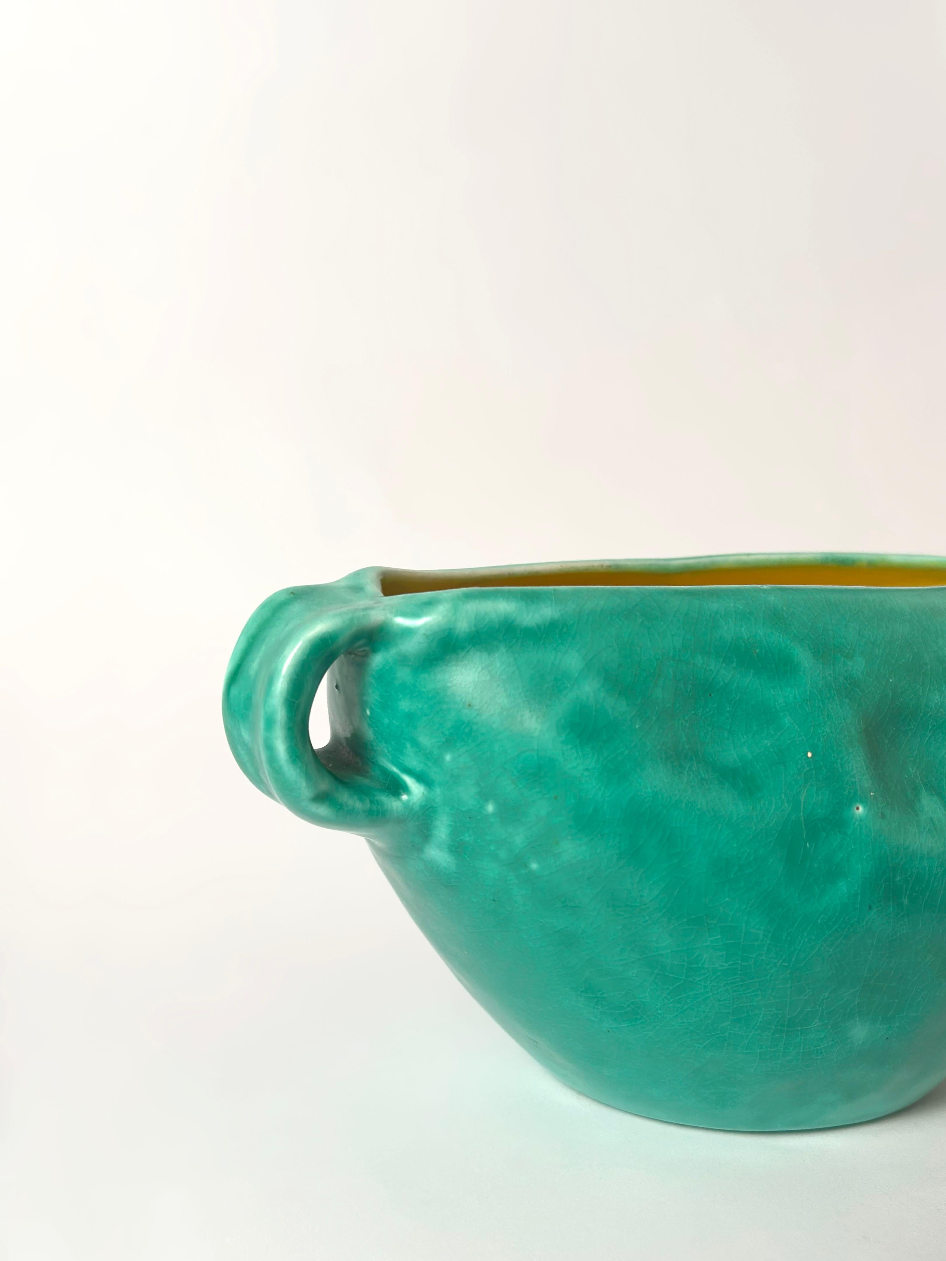 Bretby Arts and Crafts Green Glazed Planter, Model 1616, England, 1930s For Sale 2