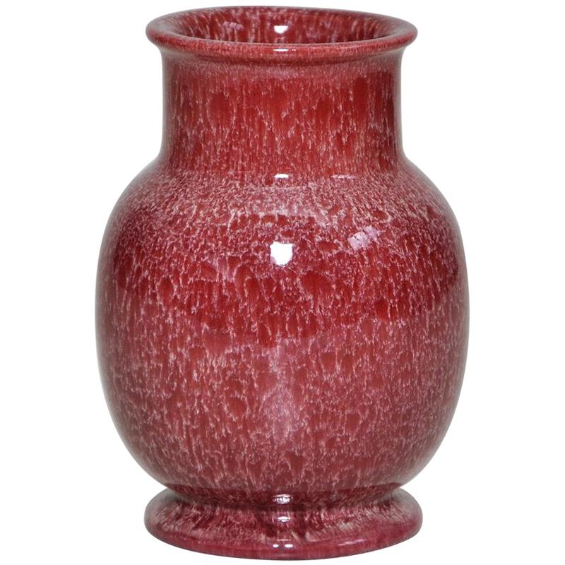 Pot oriental en céramique rouge et rose en poterie d'art anglaise Bretby English en vente