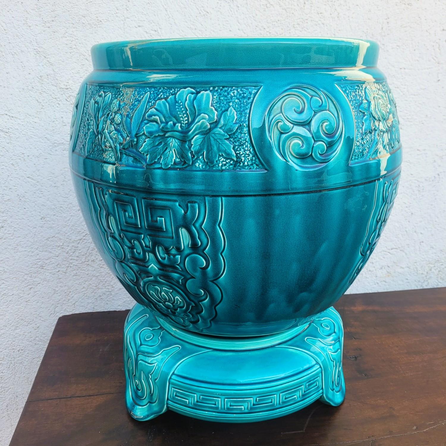 Bretby, Large Japanese-style Ceramic Planter, Late 19th Century For Sale 3