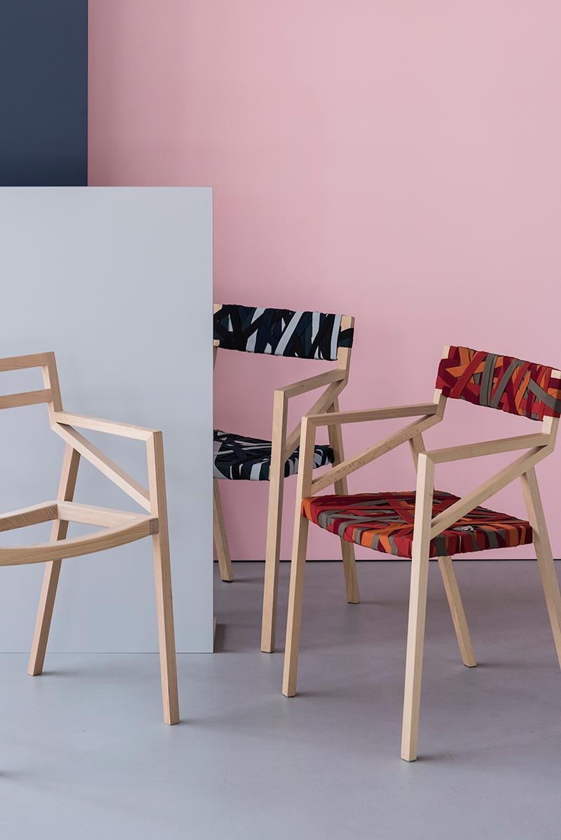 Geometric and customisable, Bretelle creates a soft and playful dining or armchair to add fun and colour any room. 

Colored “suspenders