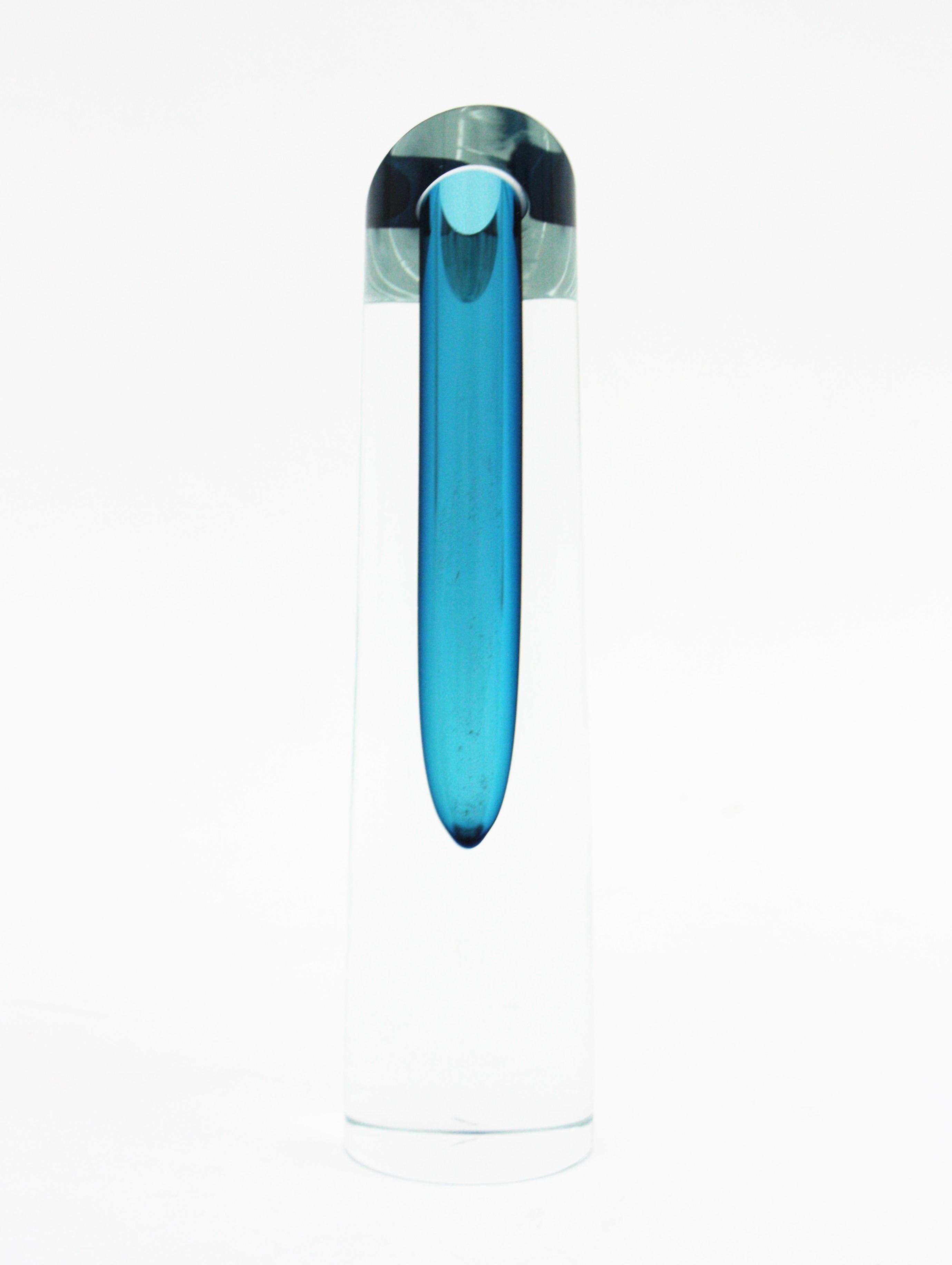 Bretislav Novak Vase aus blauem und klarem Sommerso-Kunstglas (Tschechisch) im Angebot