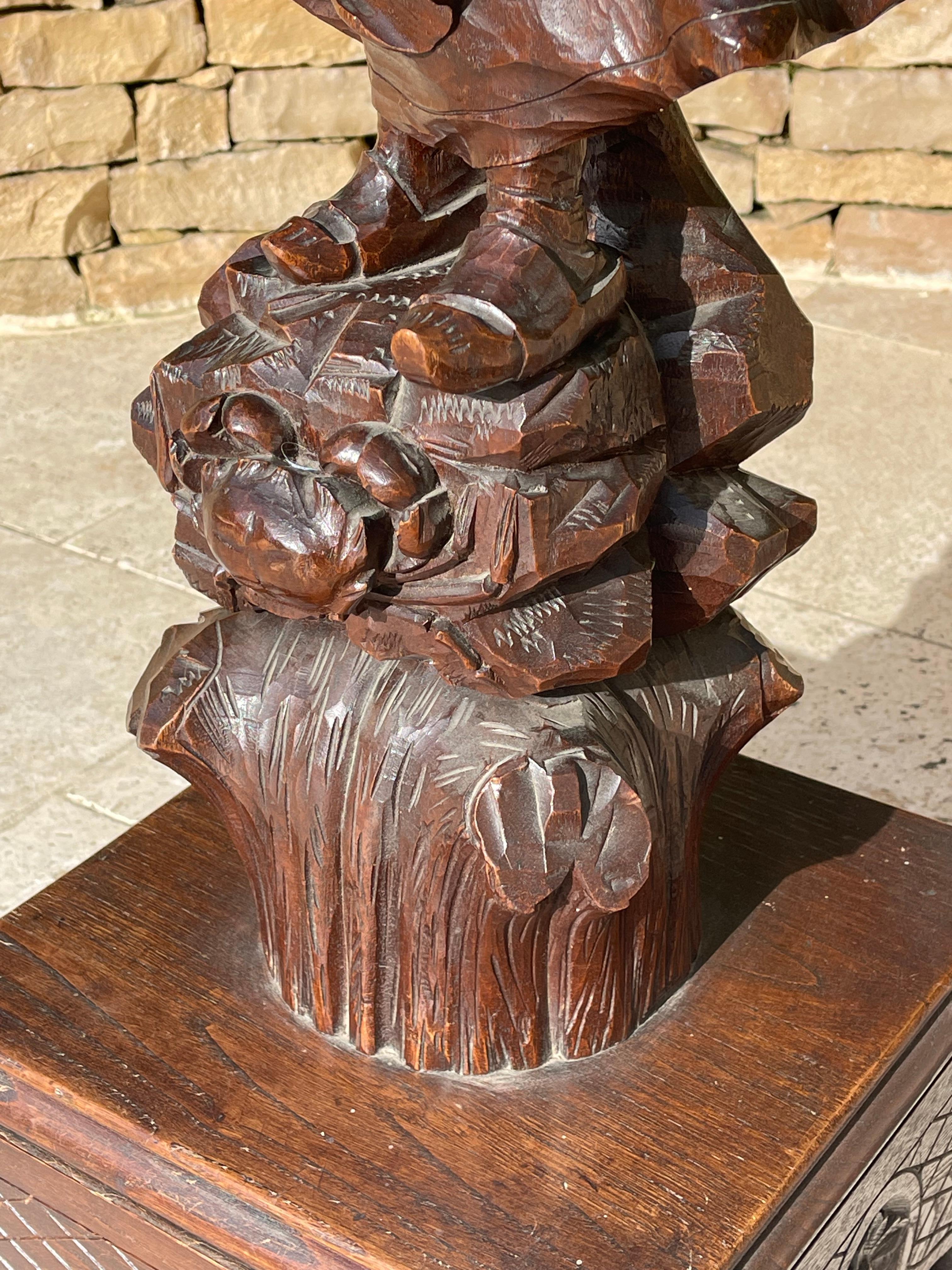 Breton Bolster In Carved Elm, XIXth century For Sale 1