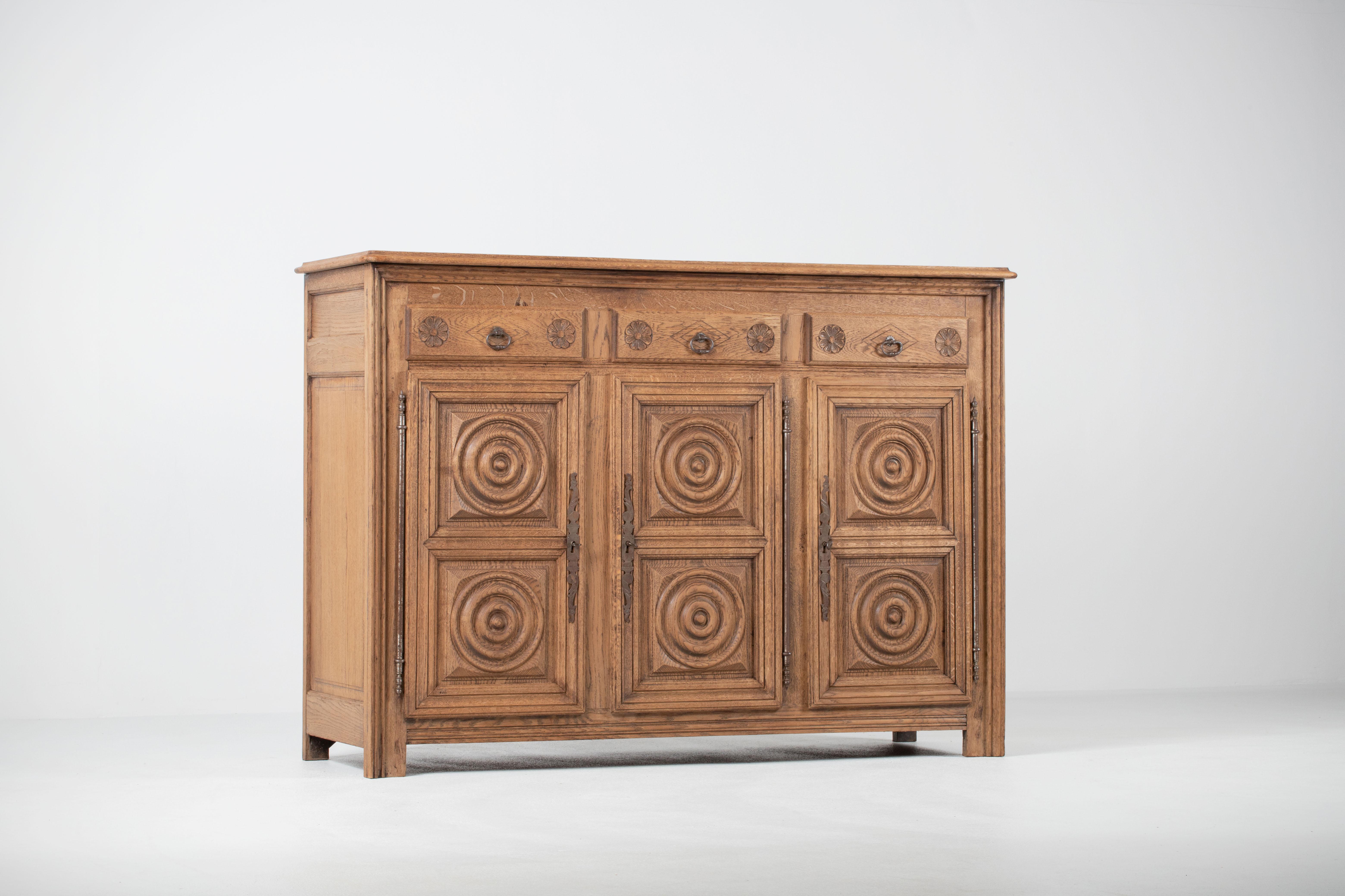 Breton Oak Credenza, France, 1940s For Sale 2