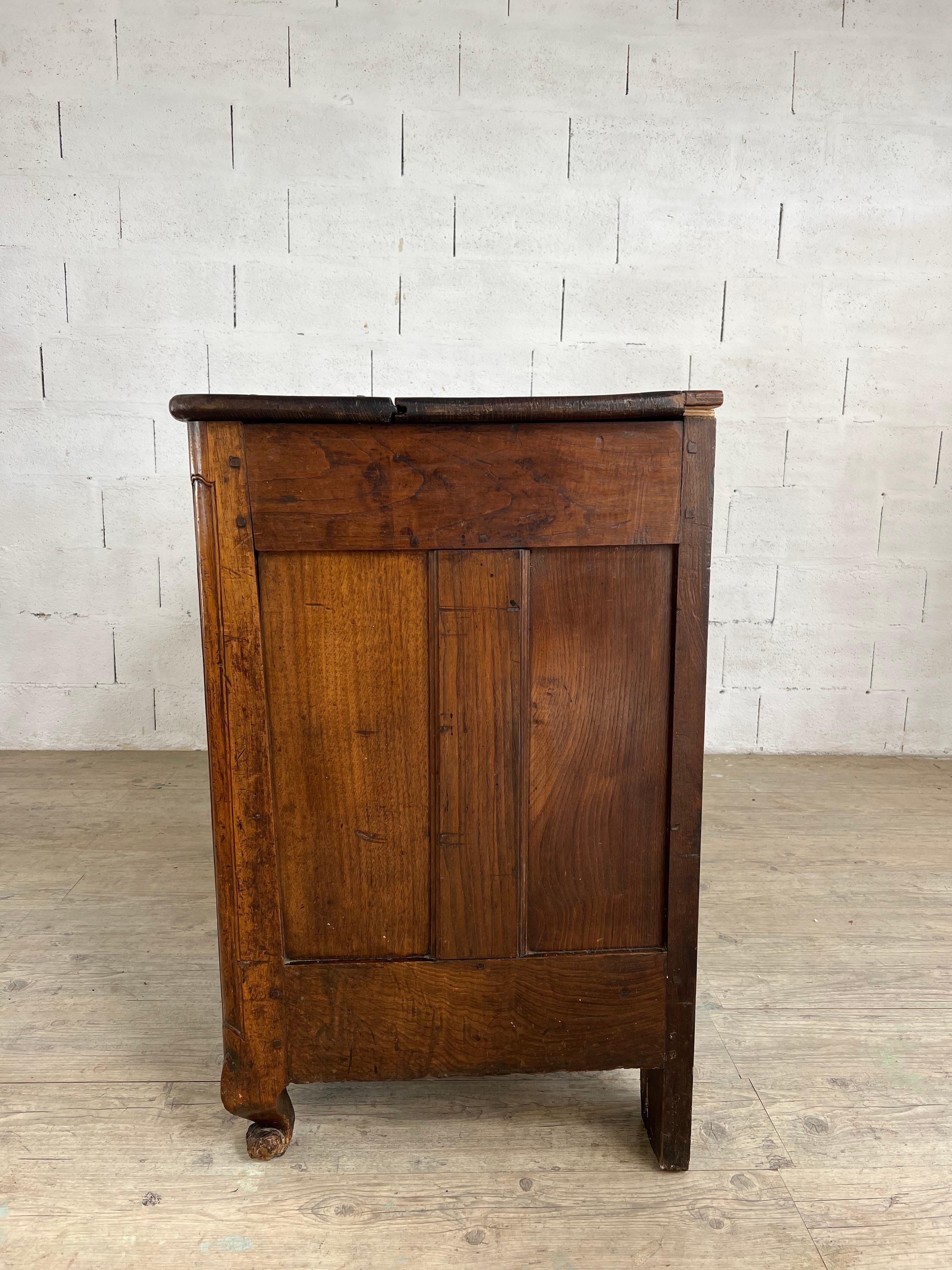 Bois Buffet breton - Quimper, Bretagne - 19e siècle en vente
