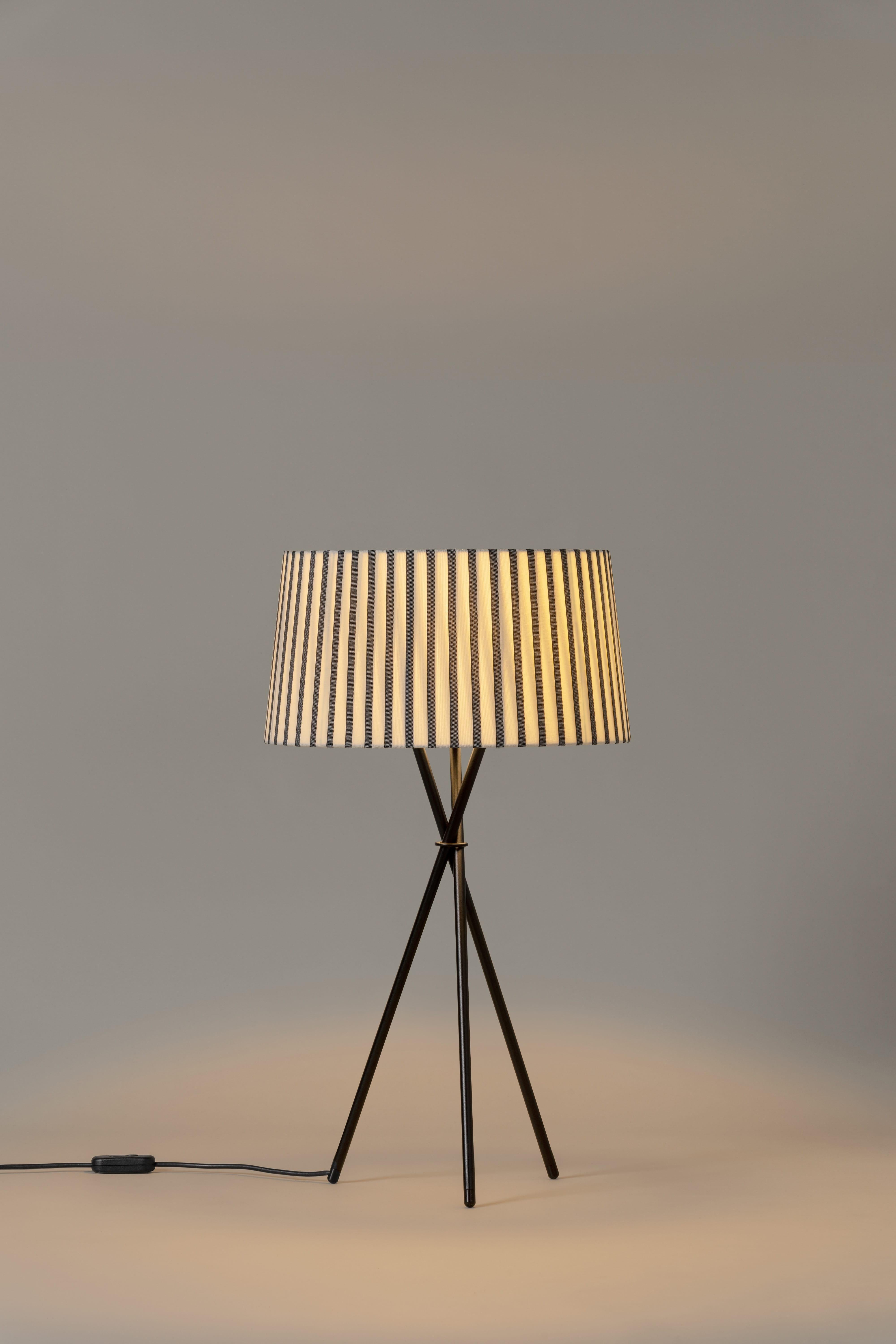 Lámpara de mesa Bretona Trípode G6 by Santa & Cole Moderno en venta