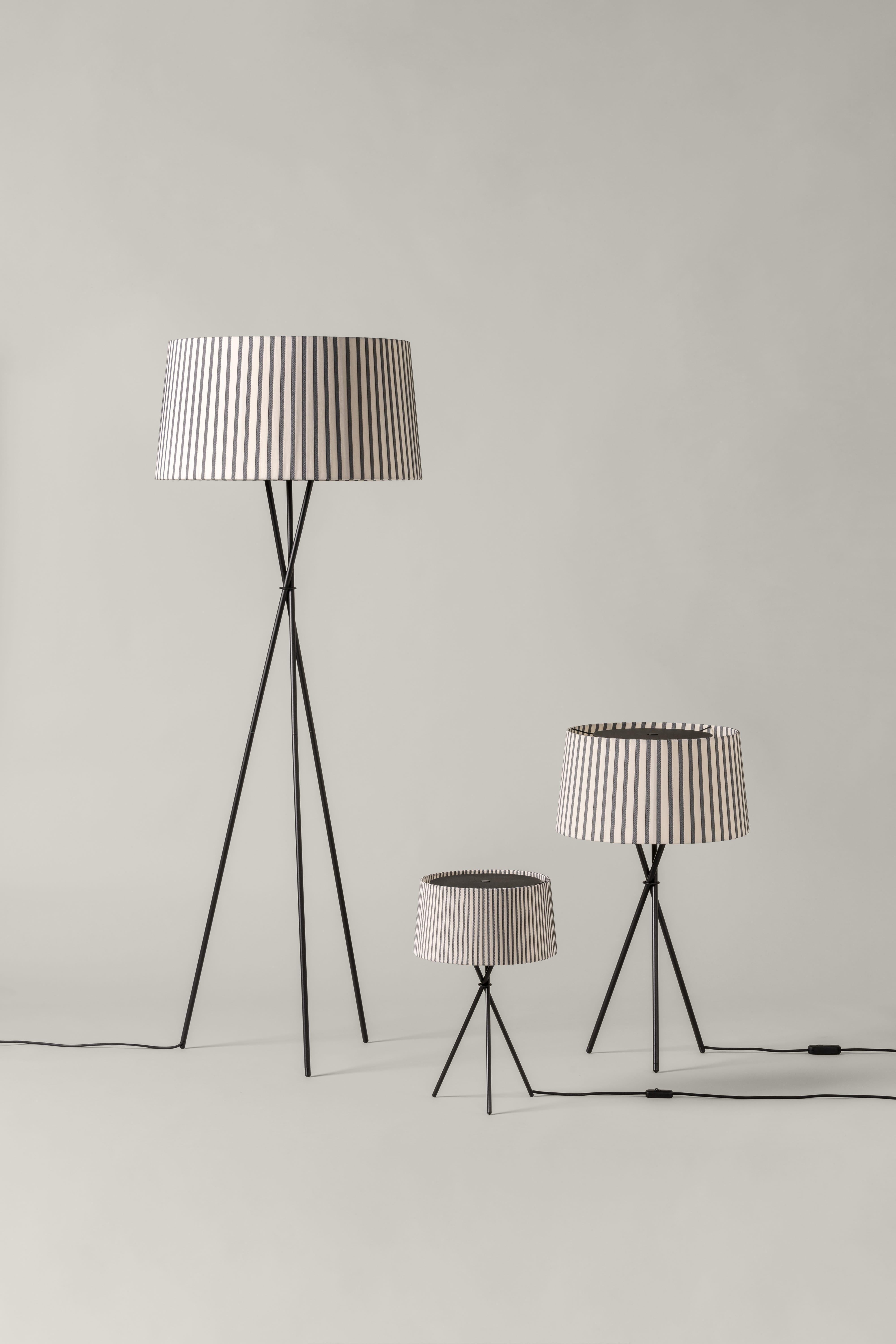Lámpara de mesa Bretona Trípode M3 by Santa & Cole Español en venta