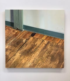 Hallway Floor – Teal-Sockel aus Holz mit Holzmaserung und weißem Sockel, weißes Flur-Interieur, 2016
