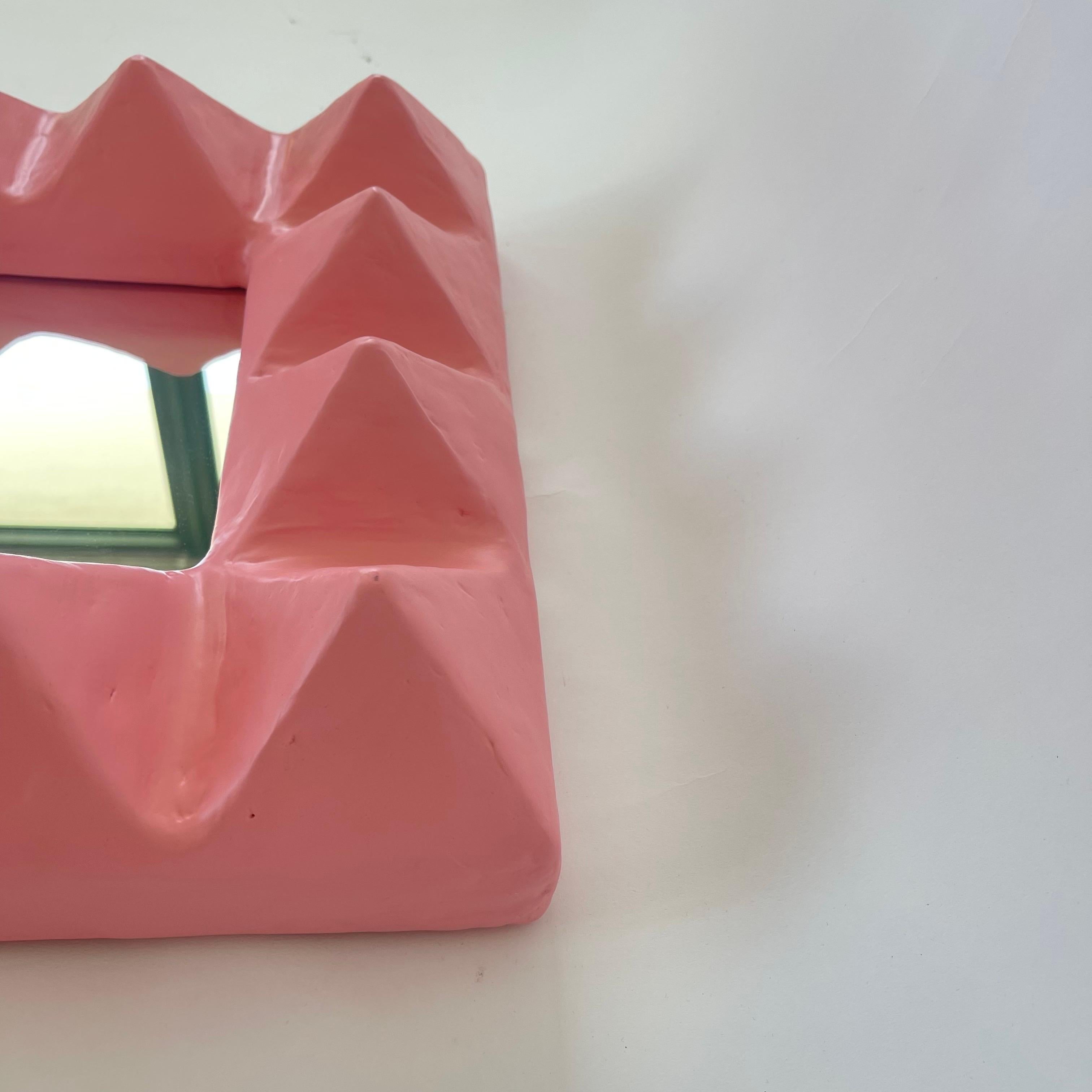 Brett Warr Studio Le' Stud Spiegel aus rosa Gips und Fiberglas, USA 2022 im Angebot 4