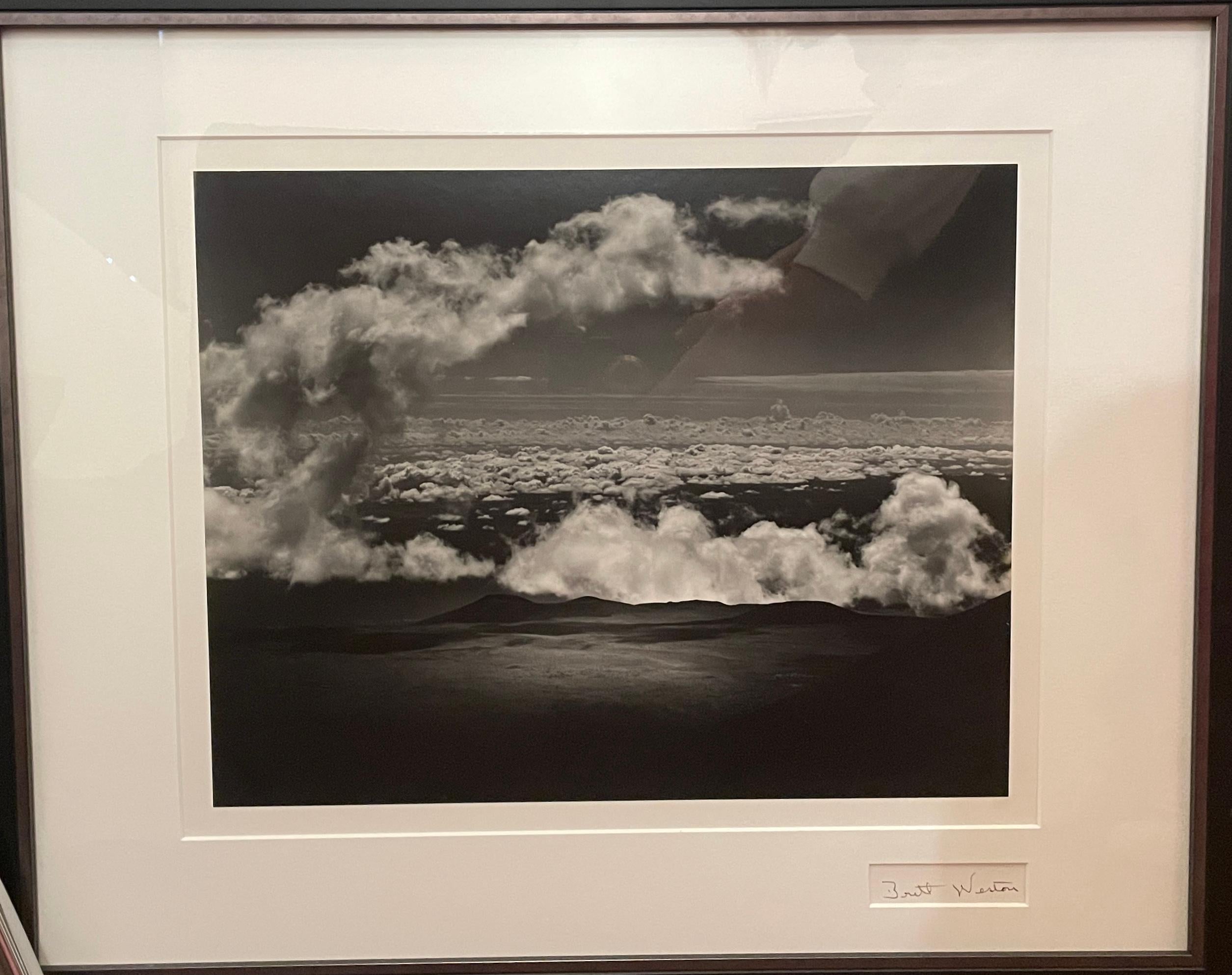 Wolken Forever, Hawaii (Grau), Black and White Photograph, von Brett Weston