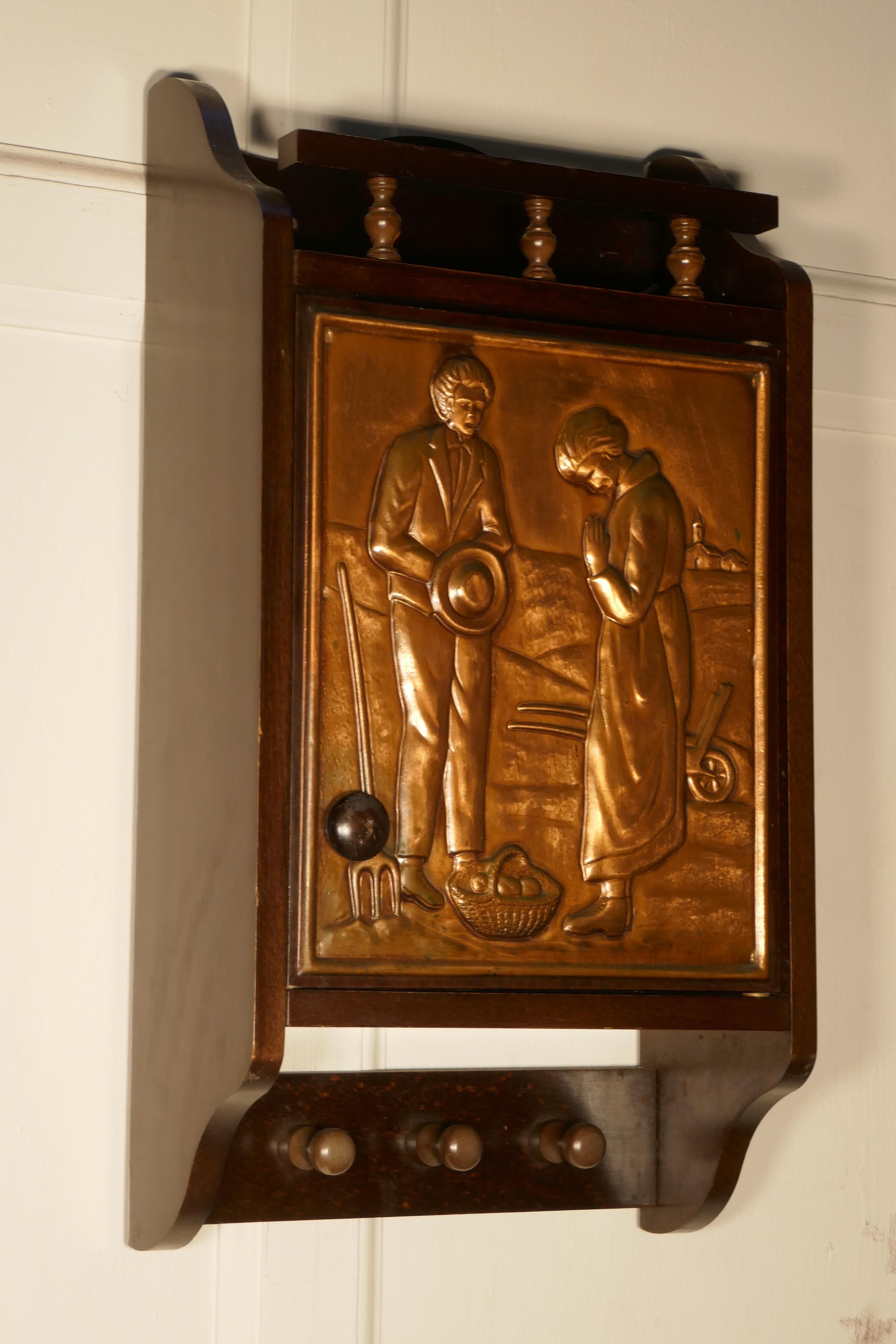 Bretton Arts & Crafts Copper Cloakroom Wall Cabinet In Good Condition For Sale In Chillerton, Isle of Wight