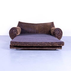 Chaise longue à trois places Bretz Gaudi Designer Bed en velours et tissu marron