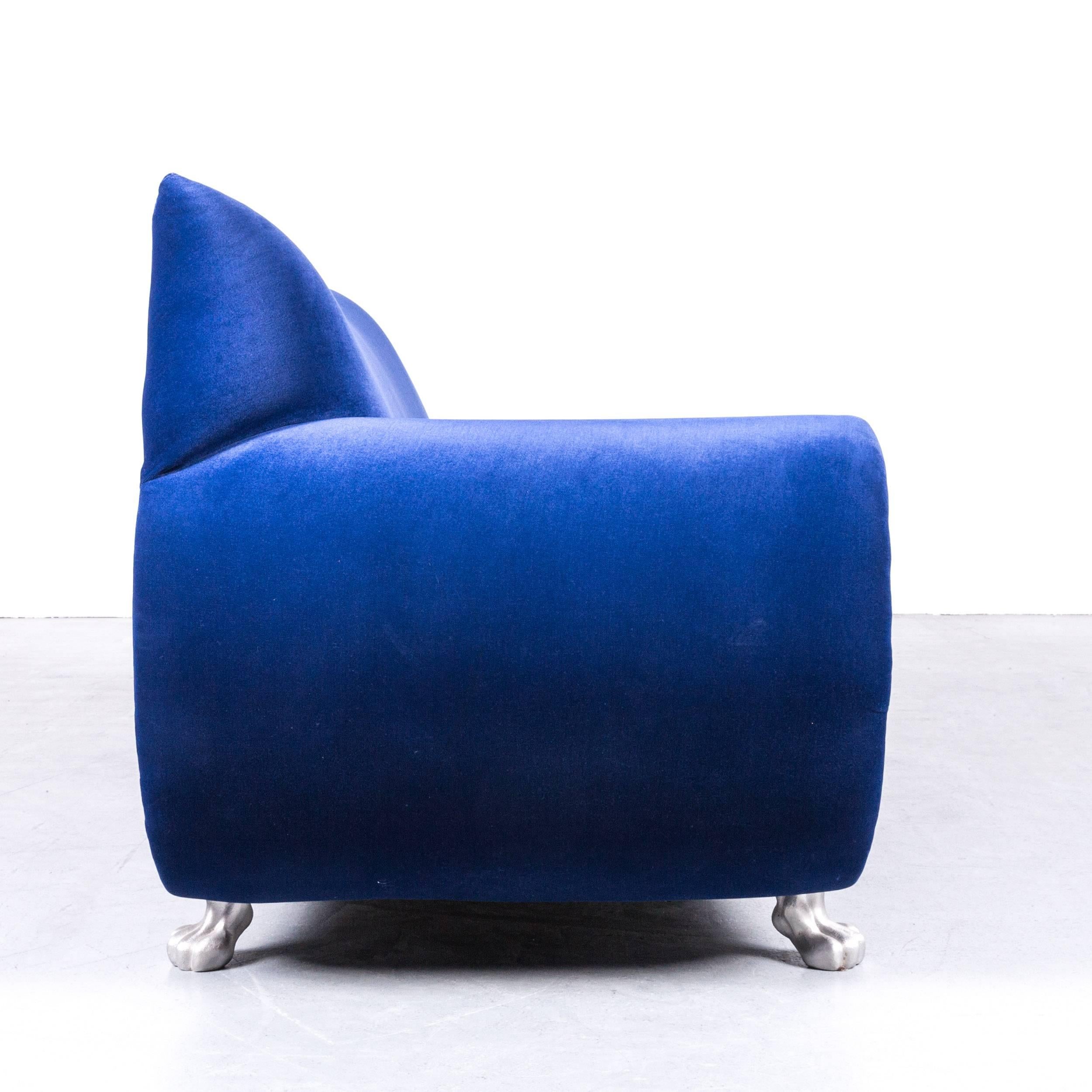 Bretz Gaudi Designer-Sofa, blaue dreisitzige Couch oder Chaise Longue aus Velours-Stoff 1