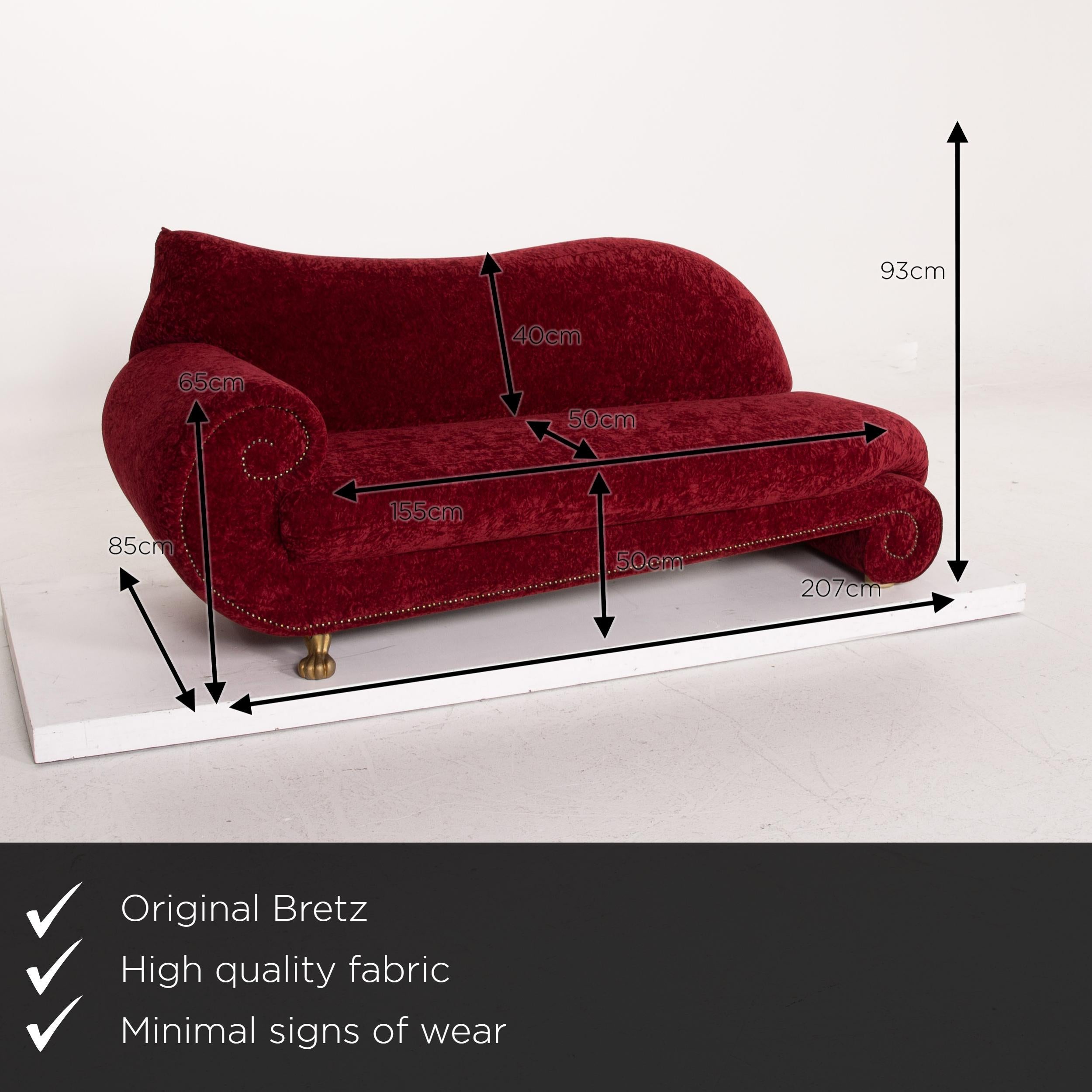 We present to you a Bretz Gaudi fabric sofa red three-seat incl. Cushion.


 Product measurements in centimeters:
 

Depth 85
Width 207
Height 93
Seat height 50
Rest height 65
Seat depth 50
Seat width 155
Back height 40.
 