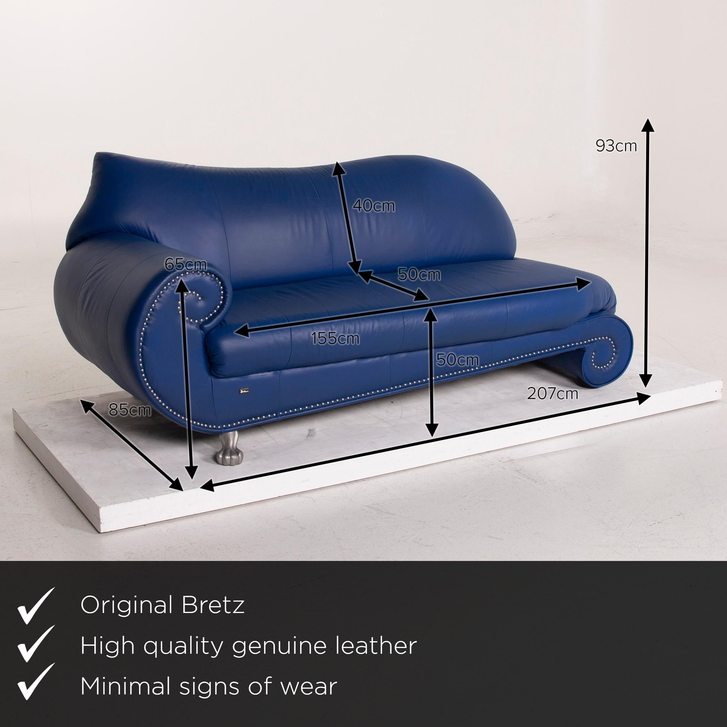 We present to you a Bretz Gaudi leather sofa blue three-seat.


 Product measurements in centimeters:
 

Depth 85
Width 207
Height 93
Seat height 50
Rest height 65
Seat depth 50
Seat width 155
Back height 40.

 