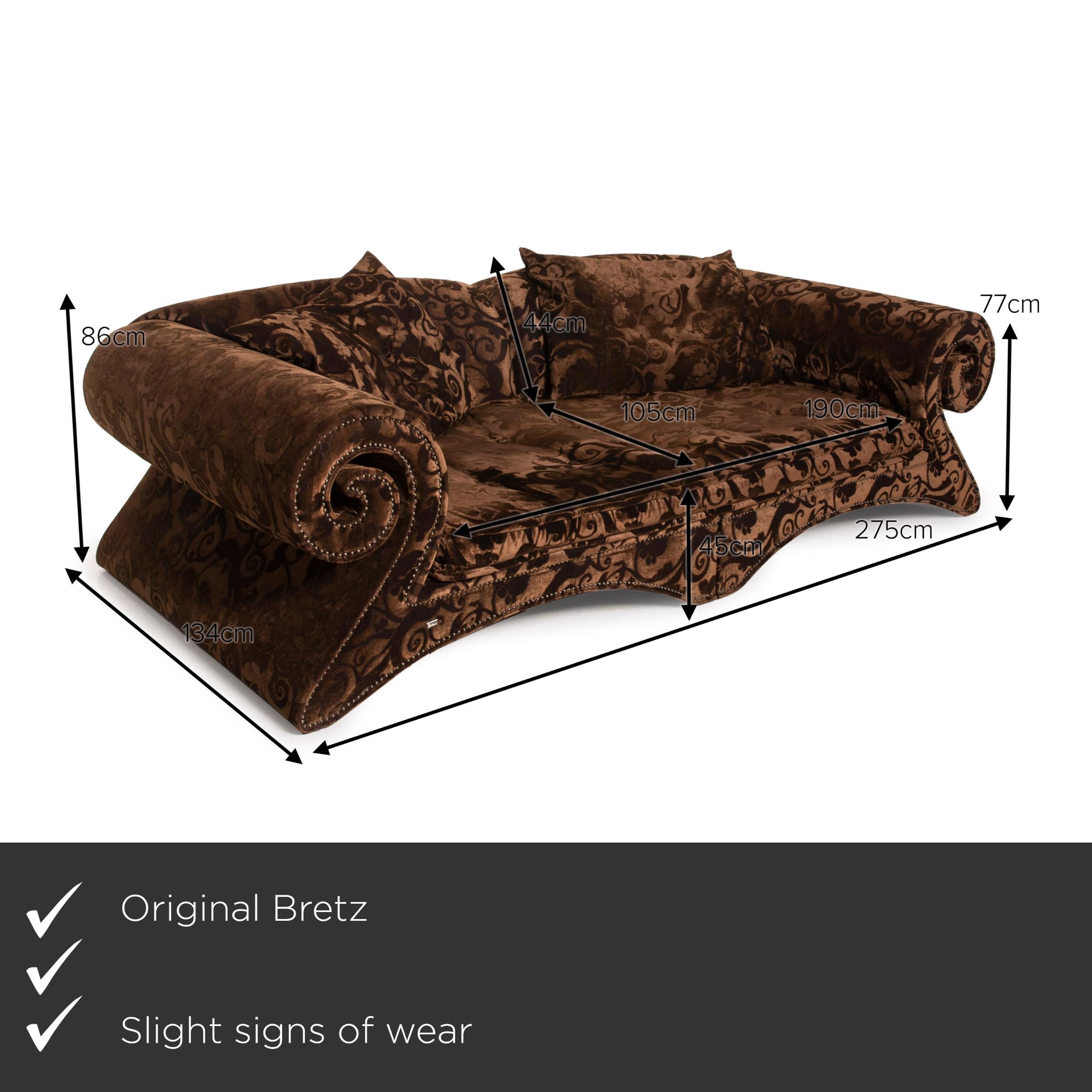 We present to you a Bretz Mammut fabric sofa brown three-seater velvet.


 Product measurements in centimeters:
 

Depth: 134
Width: 275
Height: 86
Seat height: 45
Rest height: 77
Seat depth: 105
Seat width: 190
Back height: 44.
 