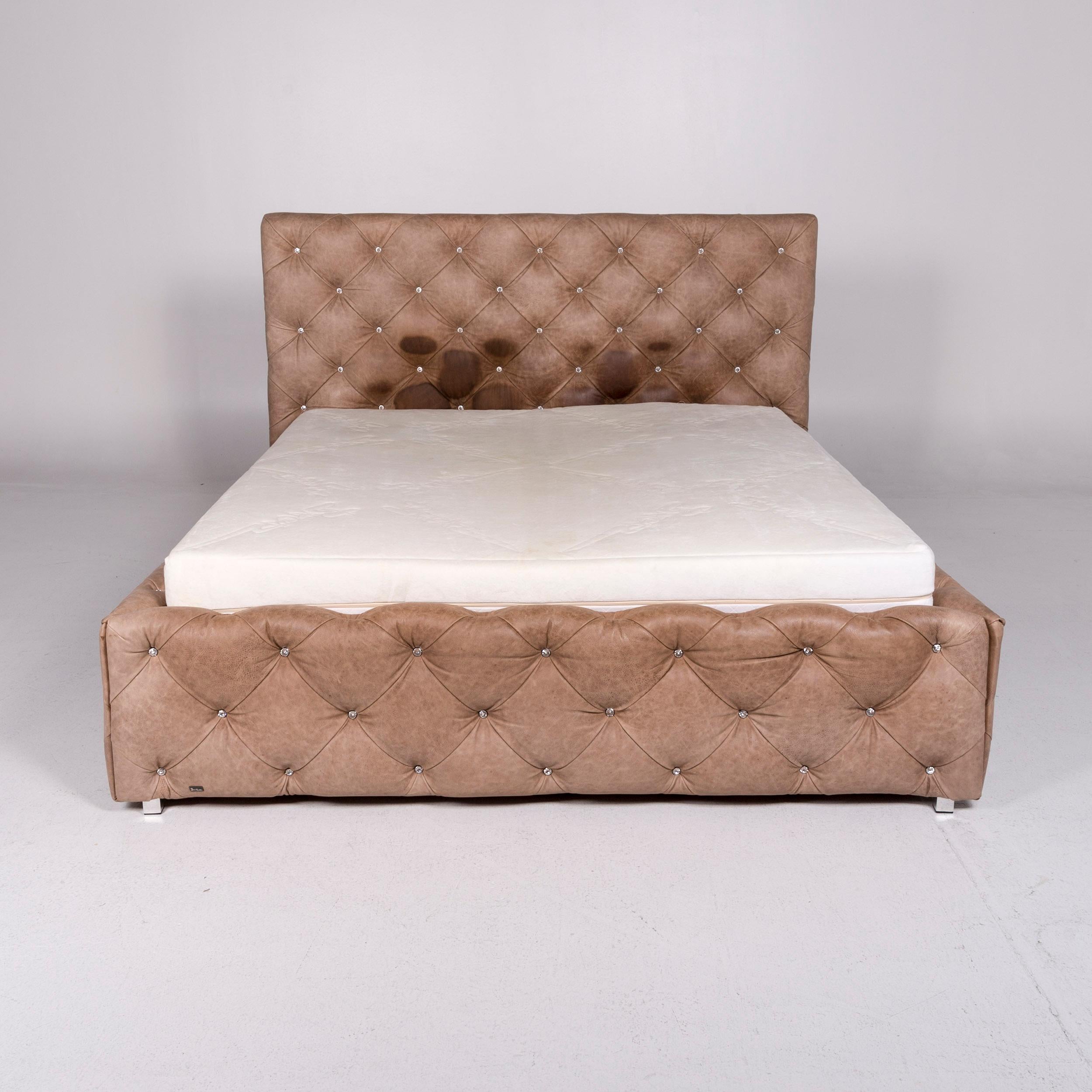 Contemporary Bretz Marilyn Leather Bed Brown Kaptionierung Glitterstones Pompös For Sale