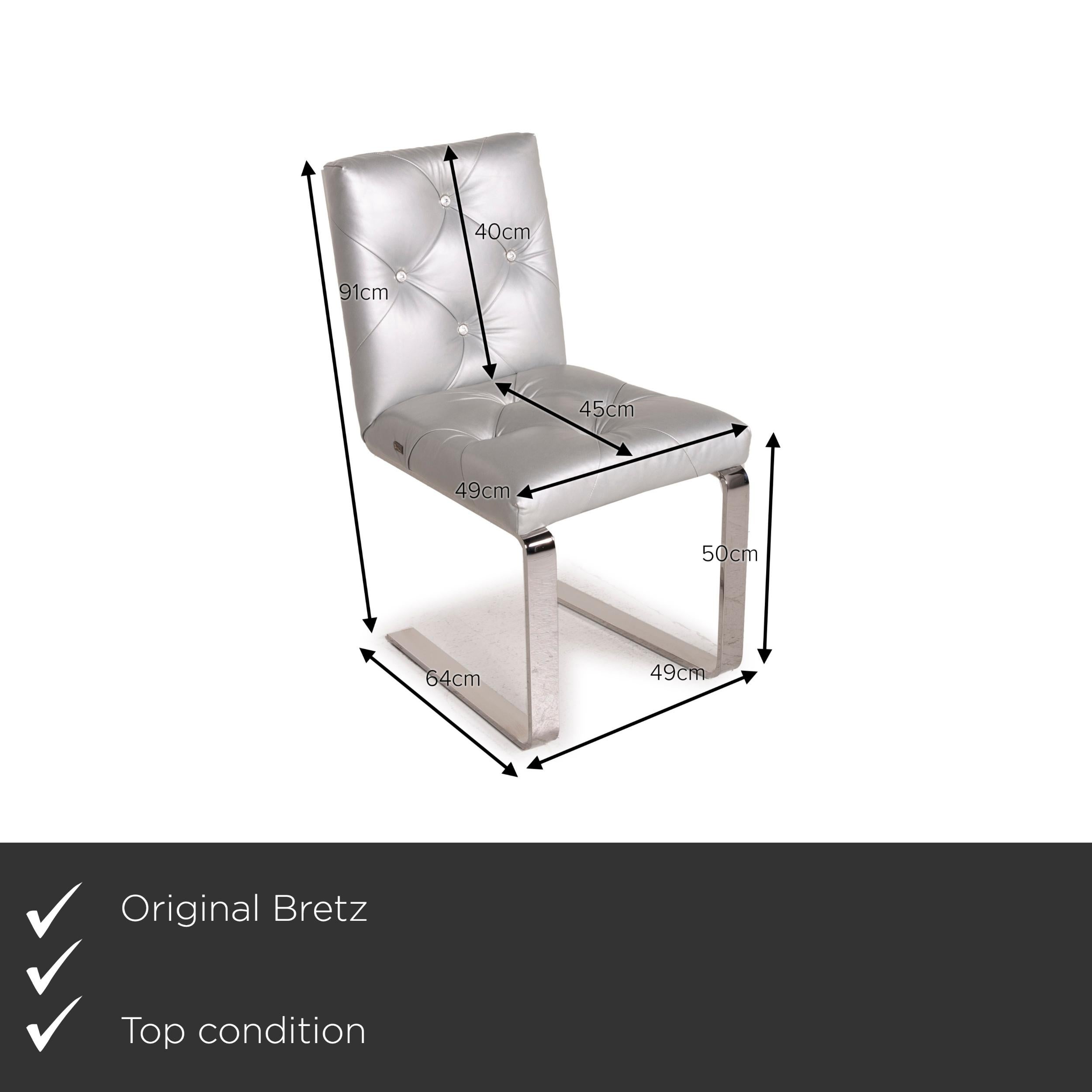 We present to you a Bretz Marilyn leather chair silver chrome.


 Product measurements in centimeters:
 

Depth: 64
Width: 49
Height: 91
Seat height: 50
Rest height:
Seat depth: 45
Seat width: 49
Back height: 40.
 